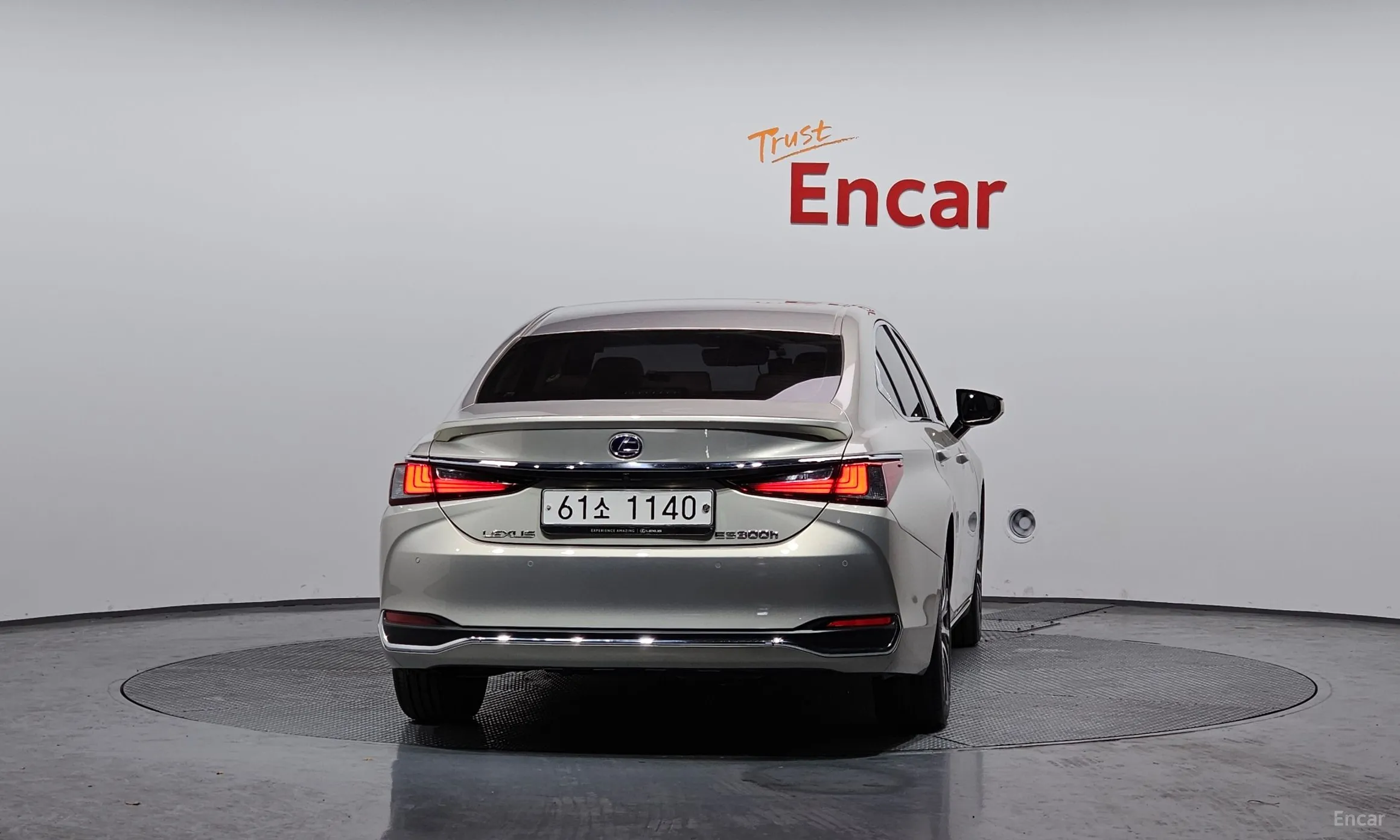 Lexus ES300h 7th Generation превью 4