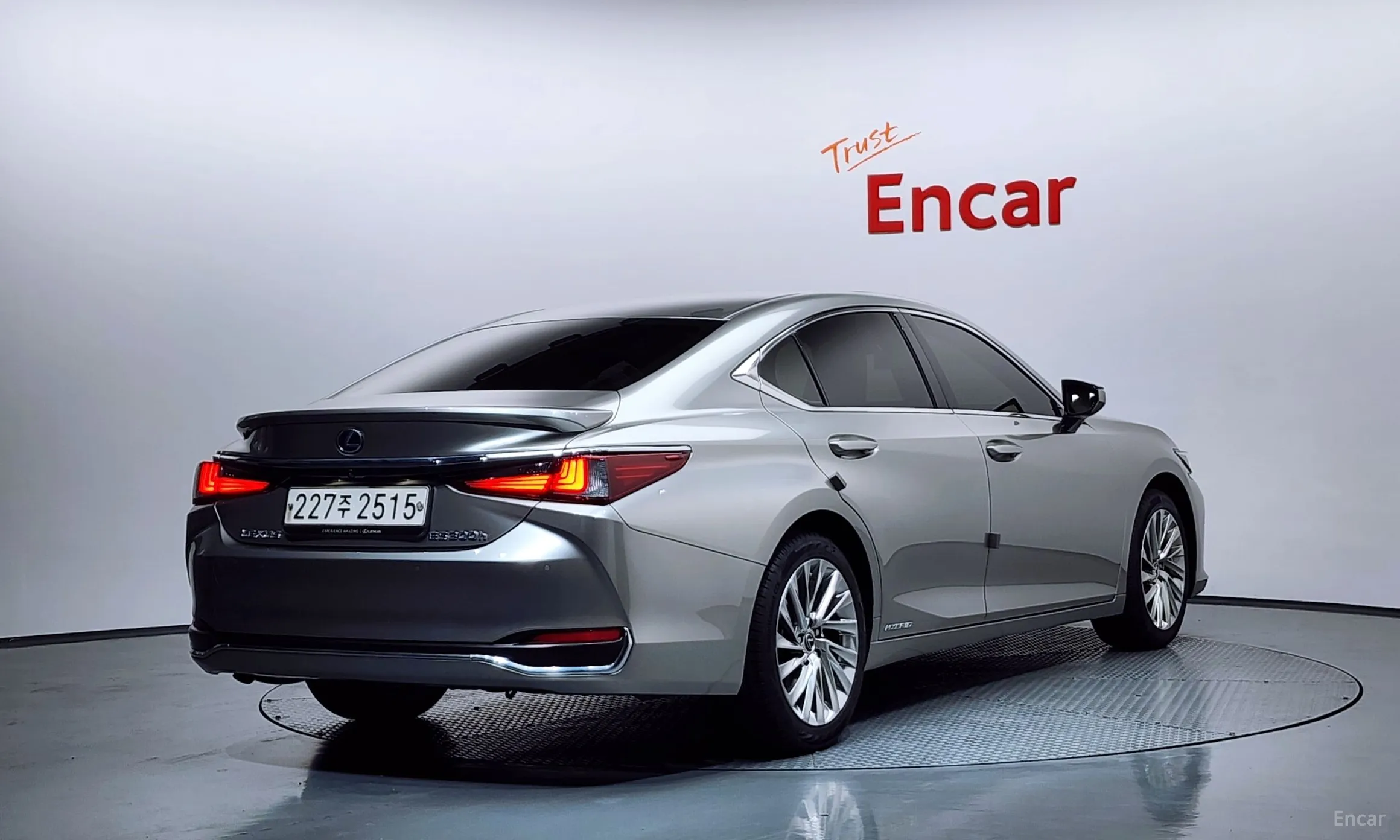 Lexus ES300h 7th Generation превью 2