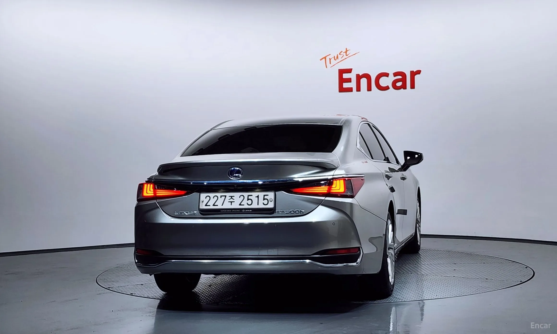 Lexus ES300h 7th Generation превью 4