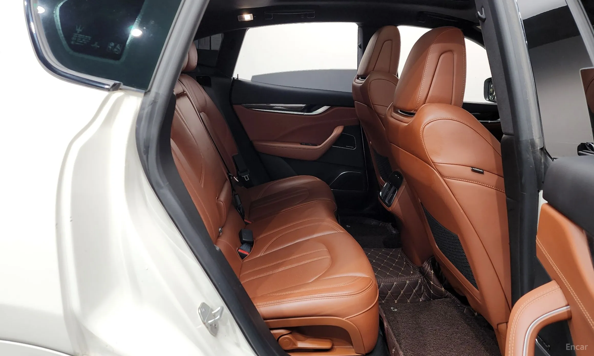 Maserati Levante превью 12
