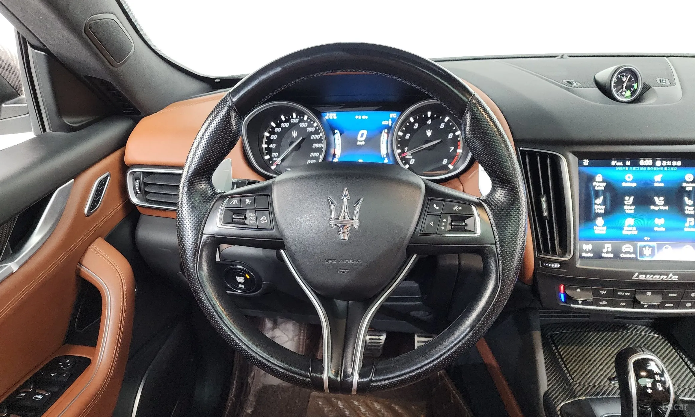 Maserati Levante превью 13