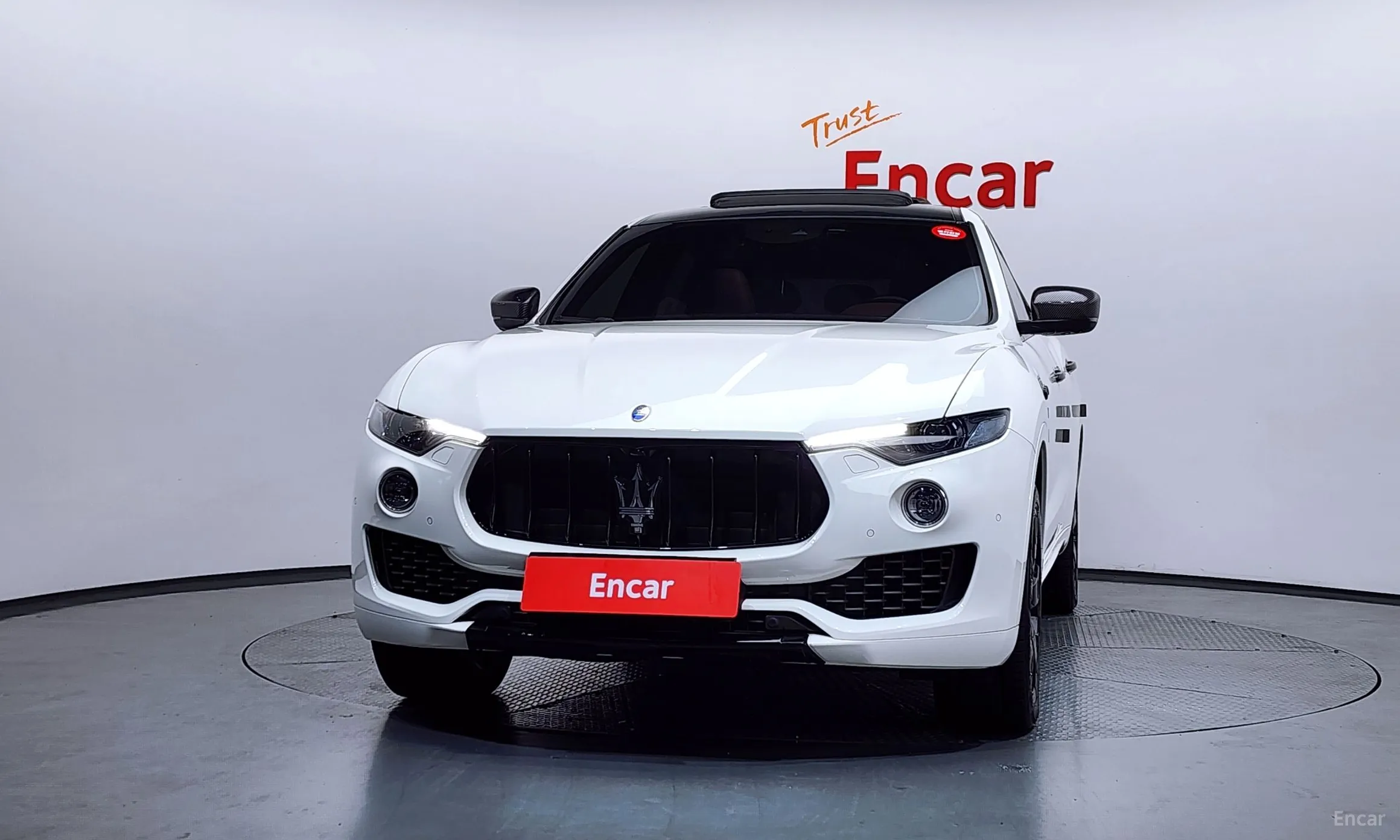Maserati Levante превью 3