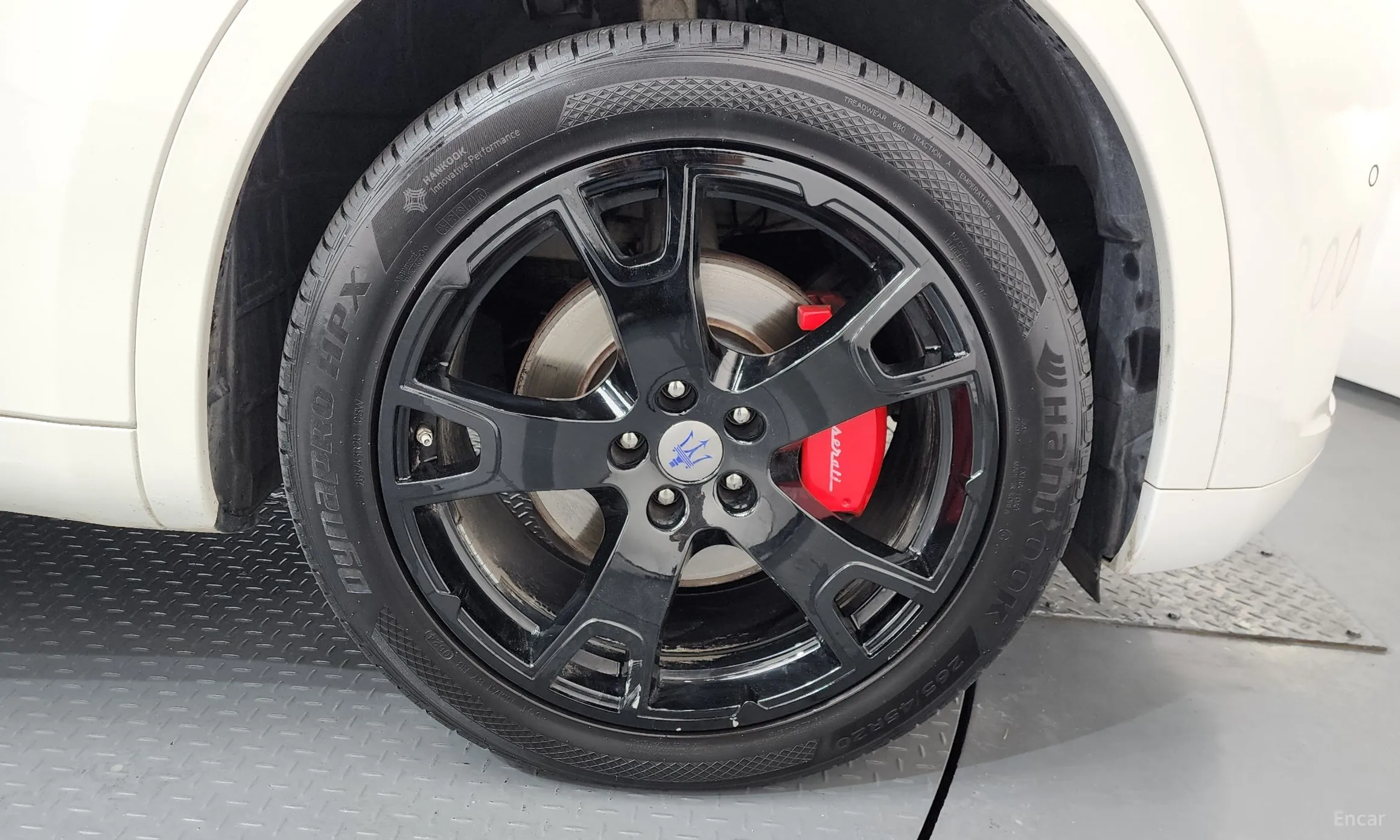 Maserati Levante превью 5