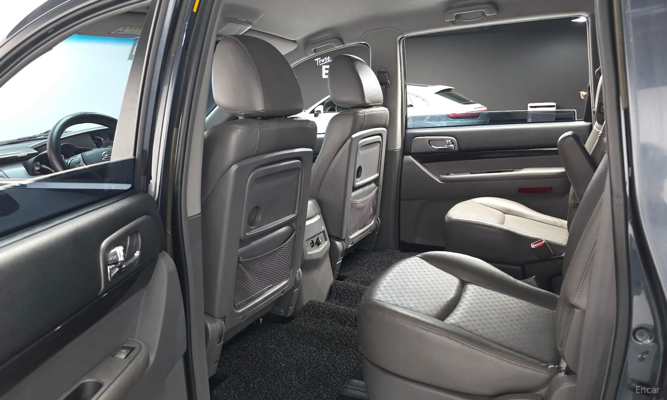 KG Mobility (SsangYong) Korando Turismo превью 12