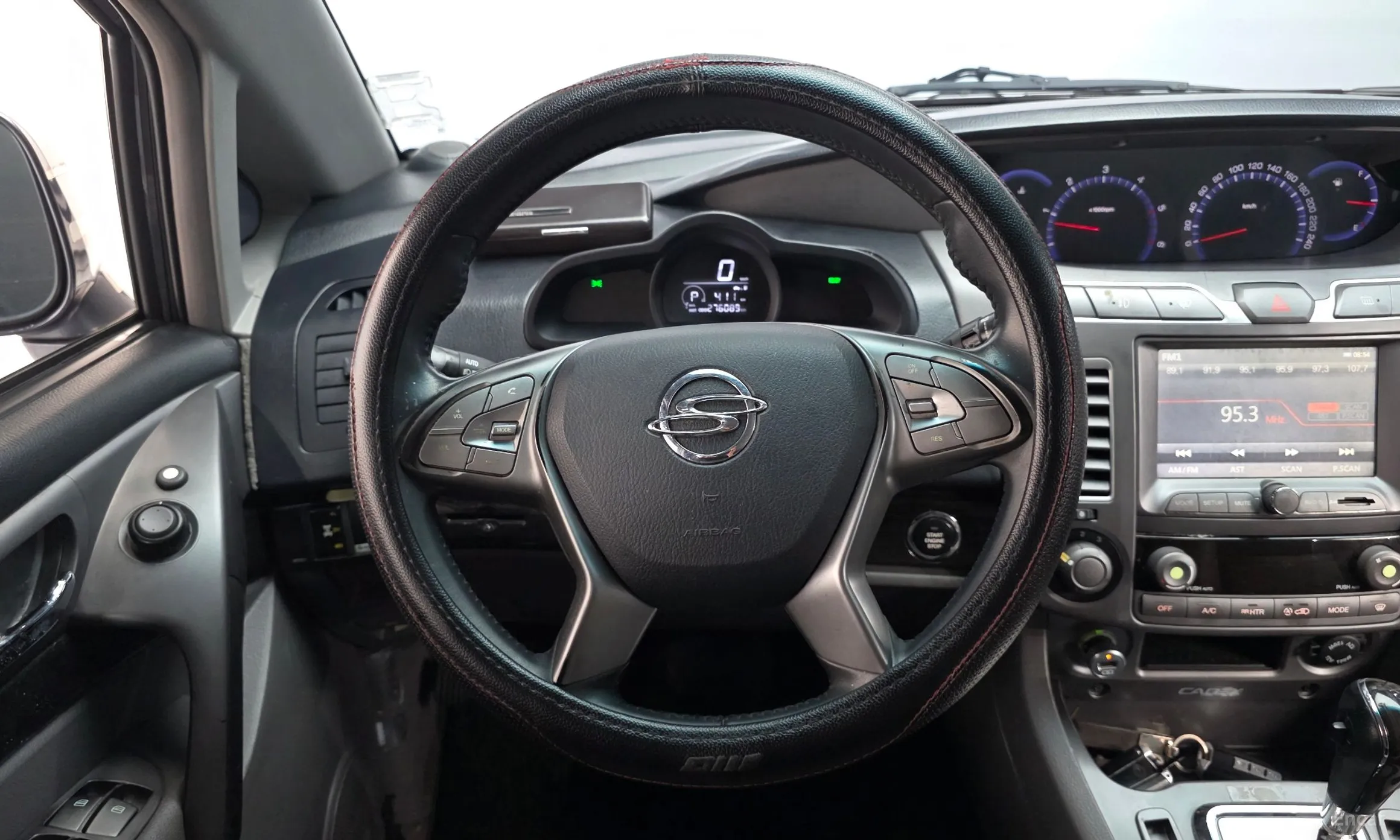 KG Mobility (SsangYong) Korando Turismo превью 13