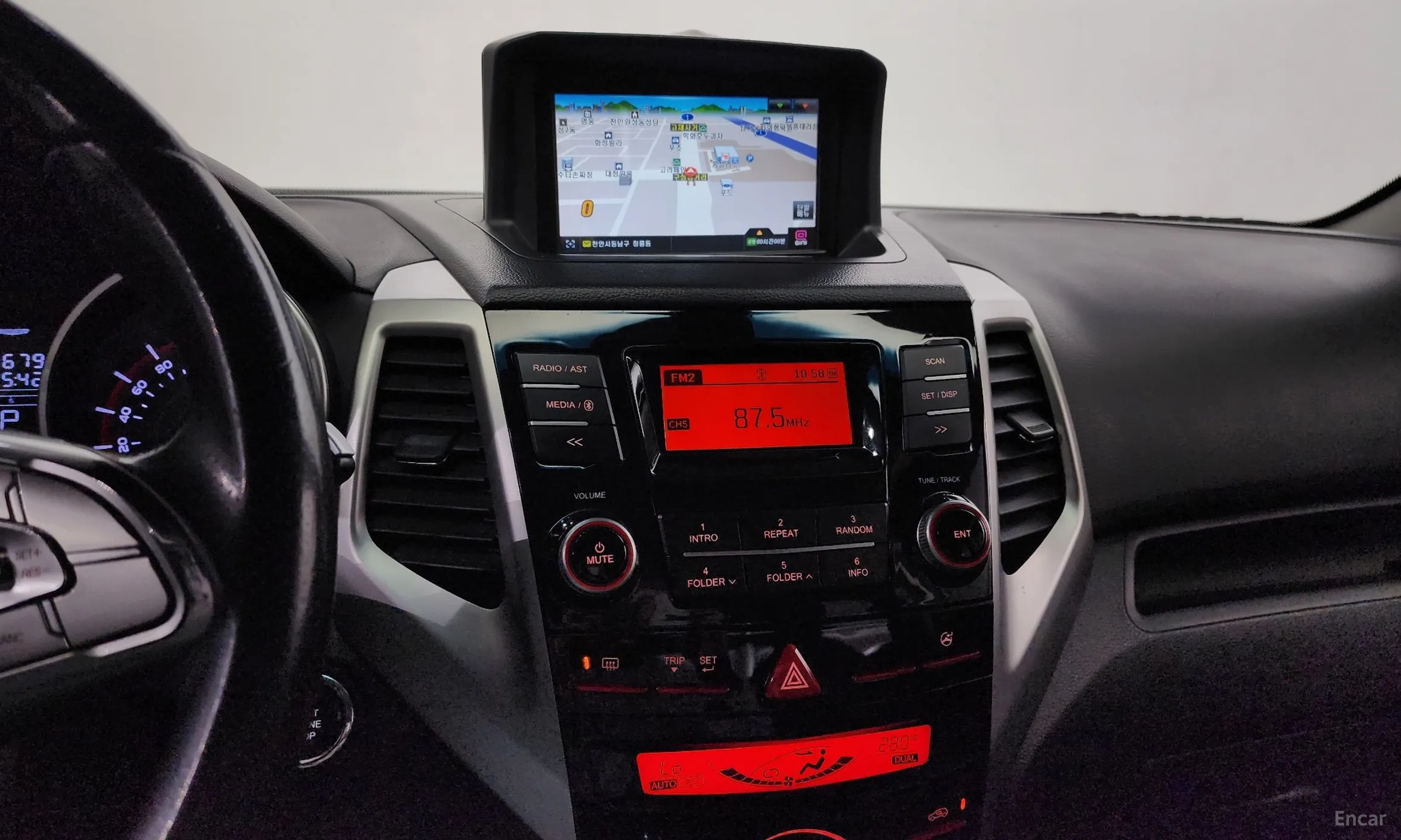 KG Mobility (SsangYong) Tivoli, Lazio превью 17