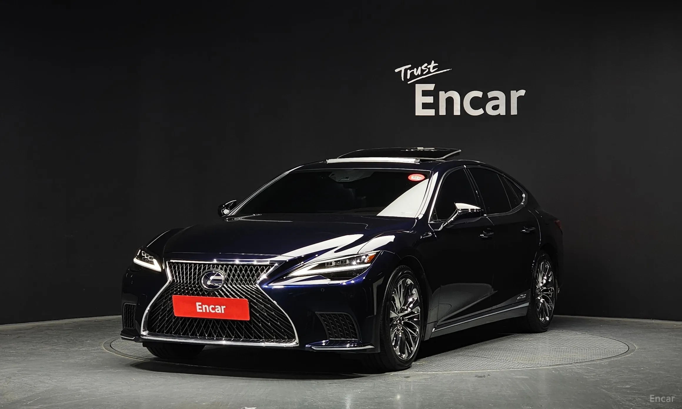 Lexus LS500h Gen 5
