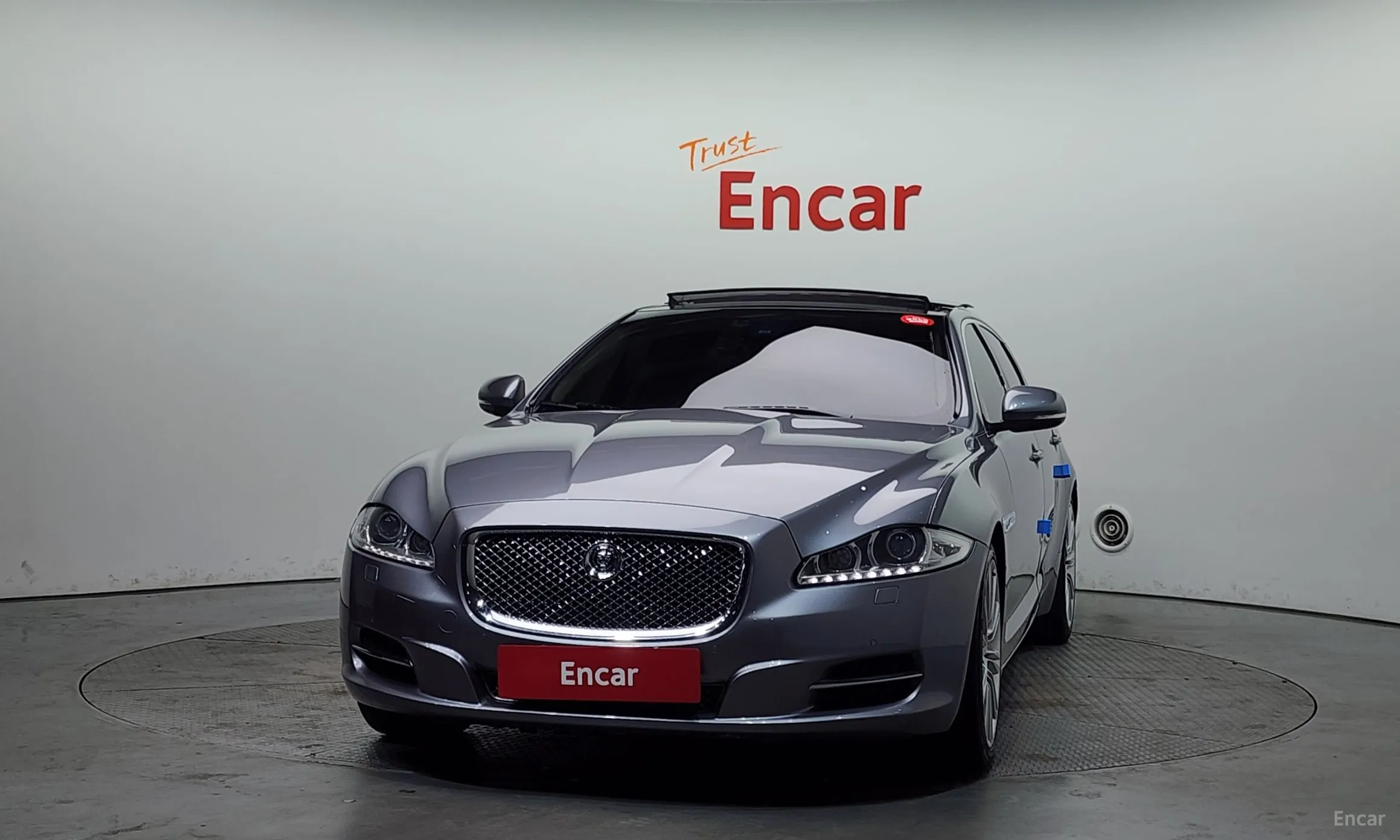 Jaguar All New XJ превью 3