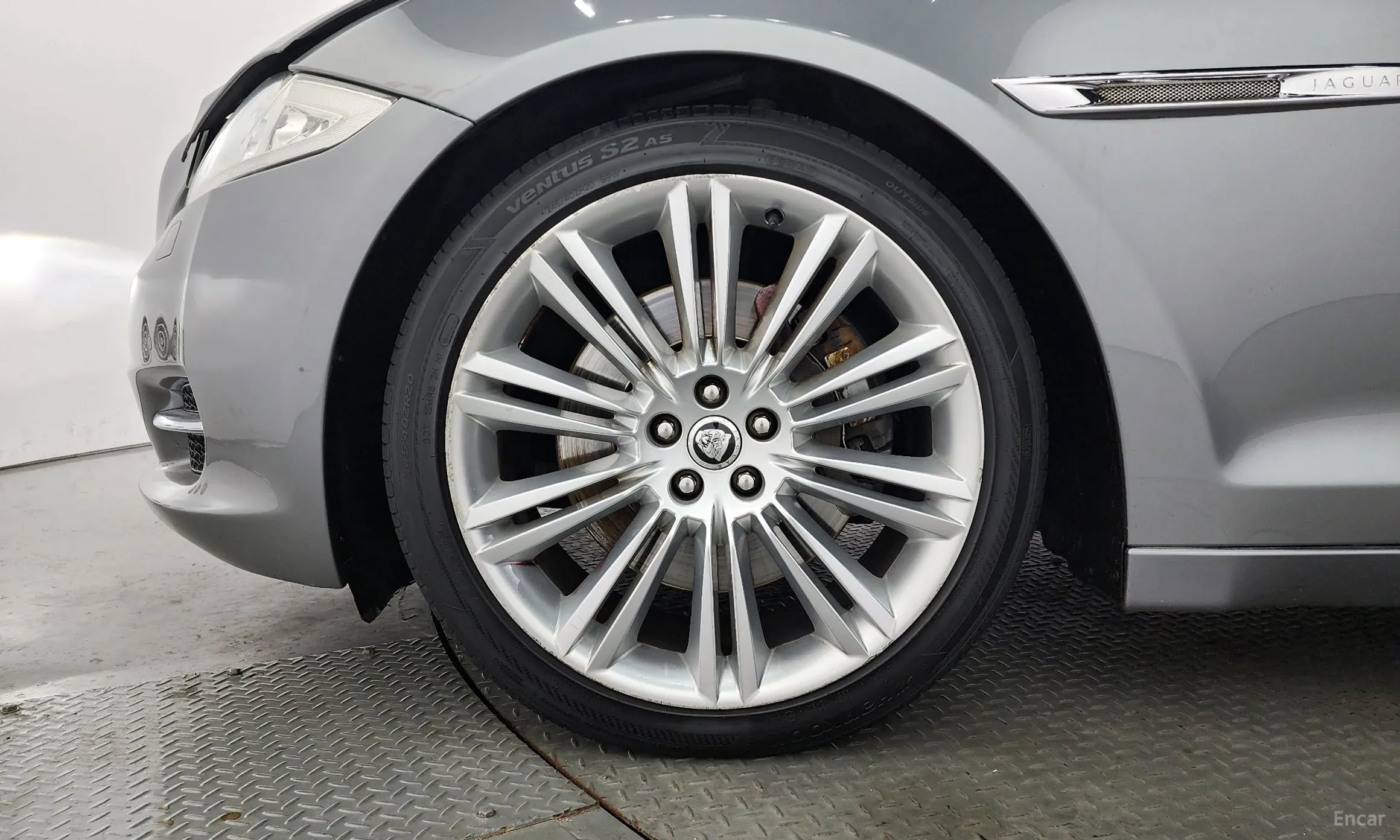 Jaguar All New XJ превью 5