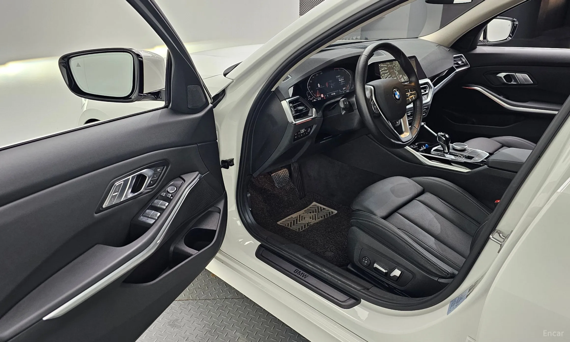 BMW 3 Series (G20) превью 11