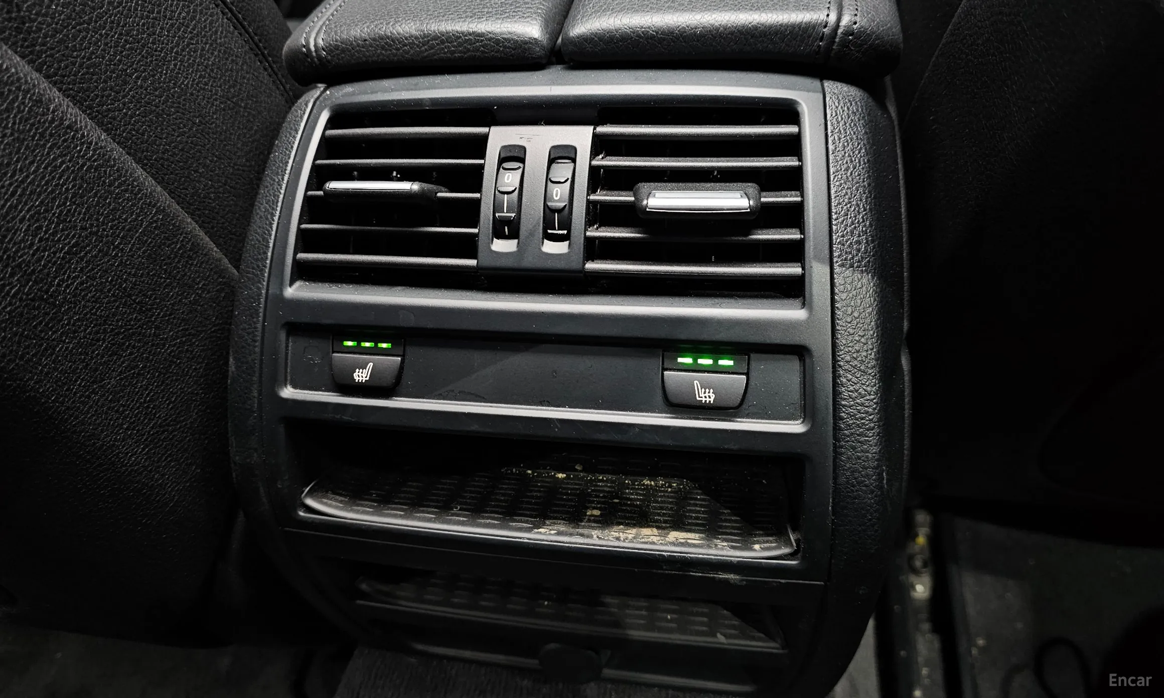 BMW 5 Series (F10) превью 19