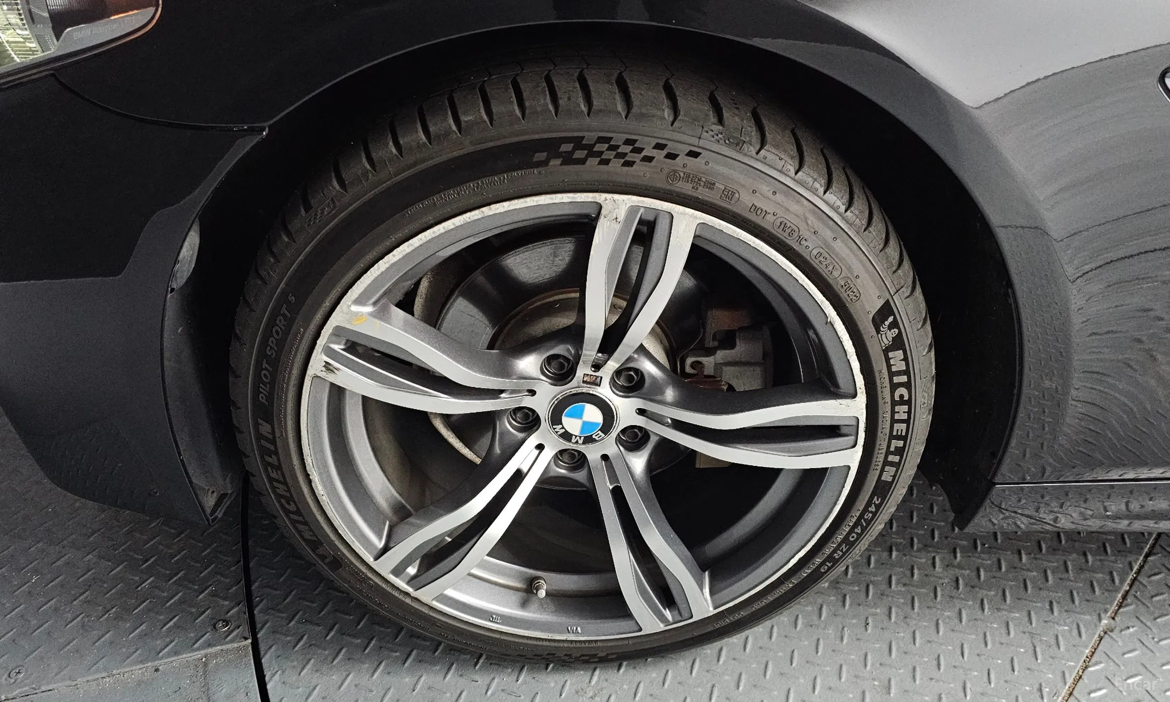 BMW 5 Series (F10) превью 5