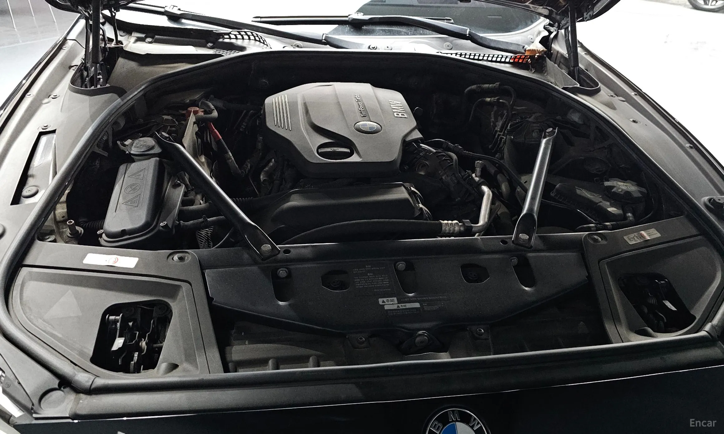 BMW 5 Series (F10) превью 6