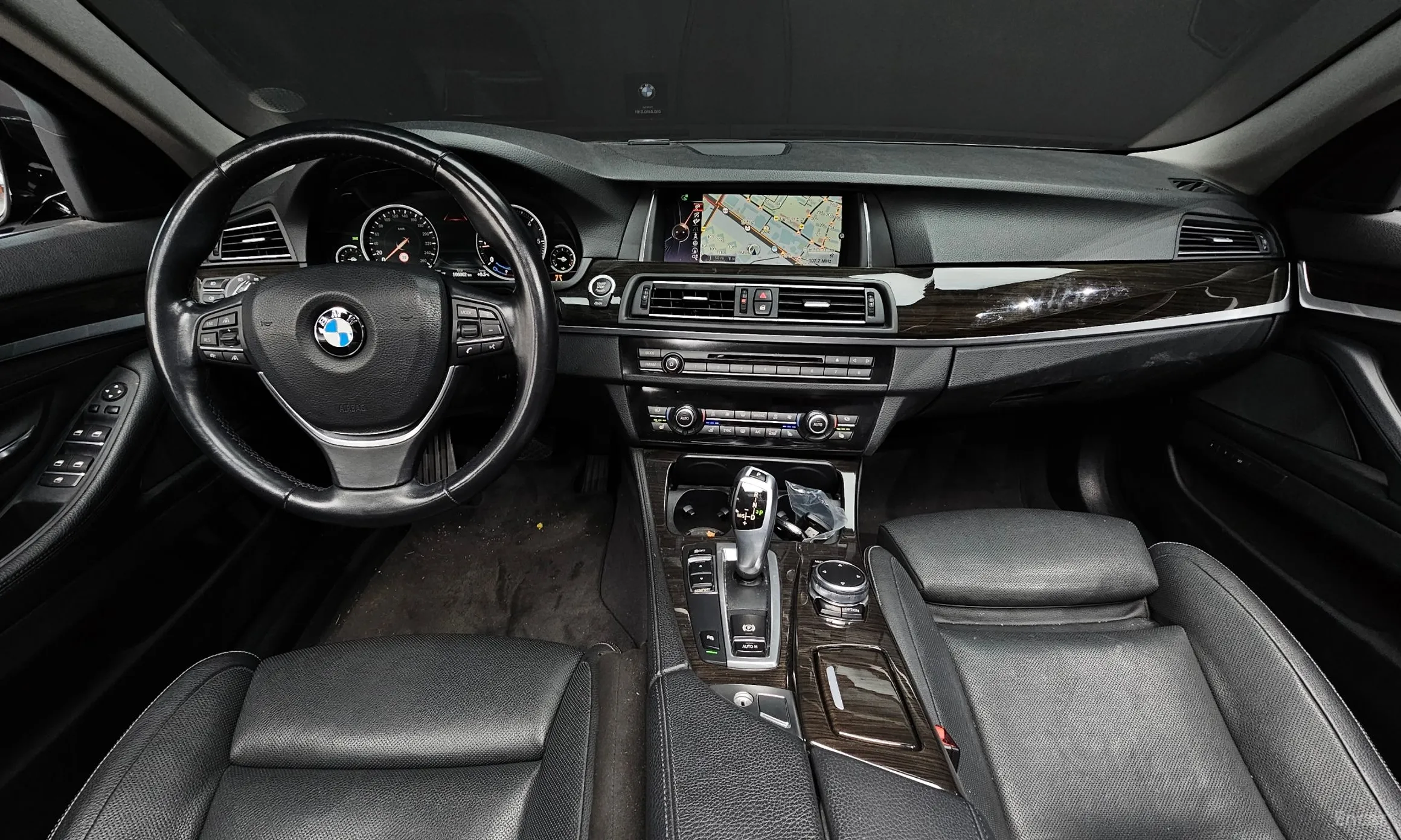 BMW 5 Series (F10) превью 7