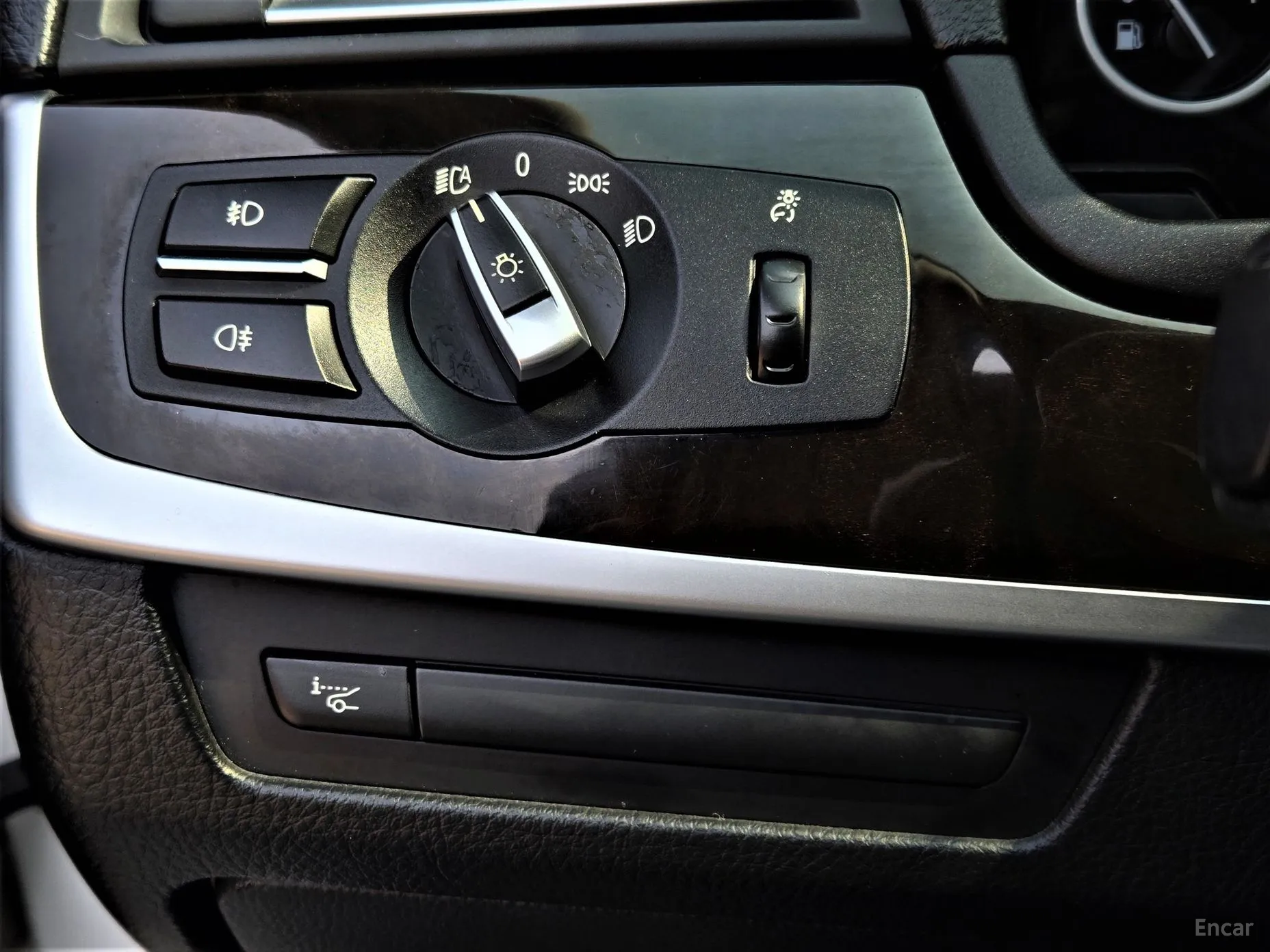 BMW 5 Series (F10) превью 12