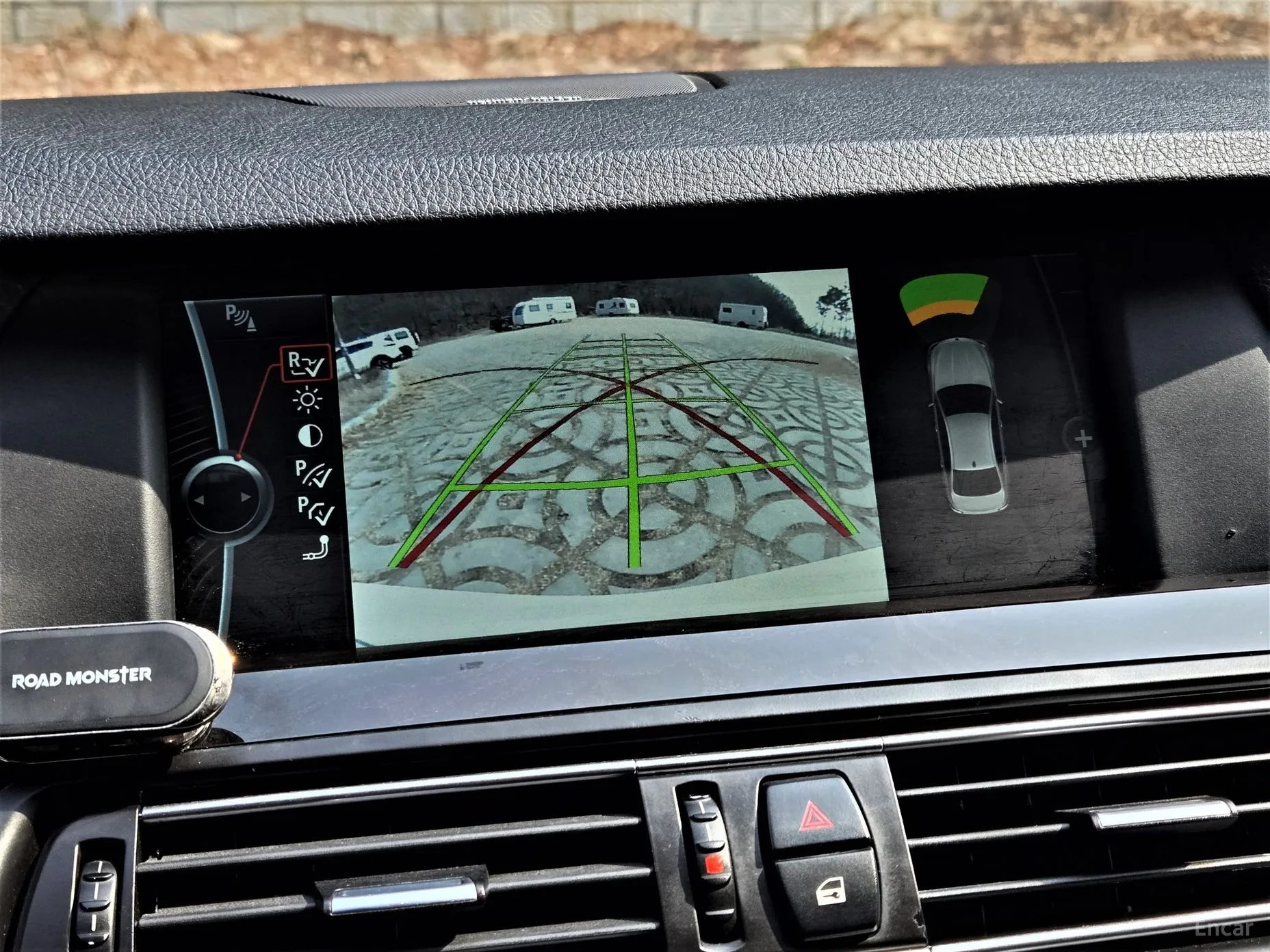 BMW 5 Series (F10) превью 14