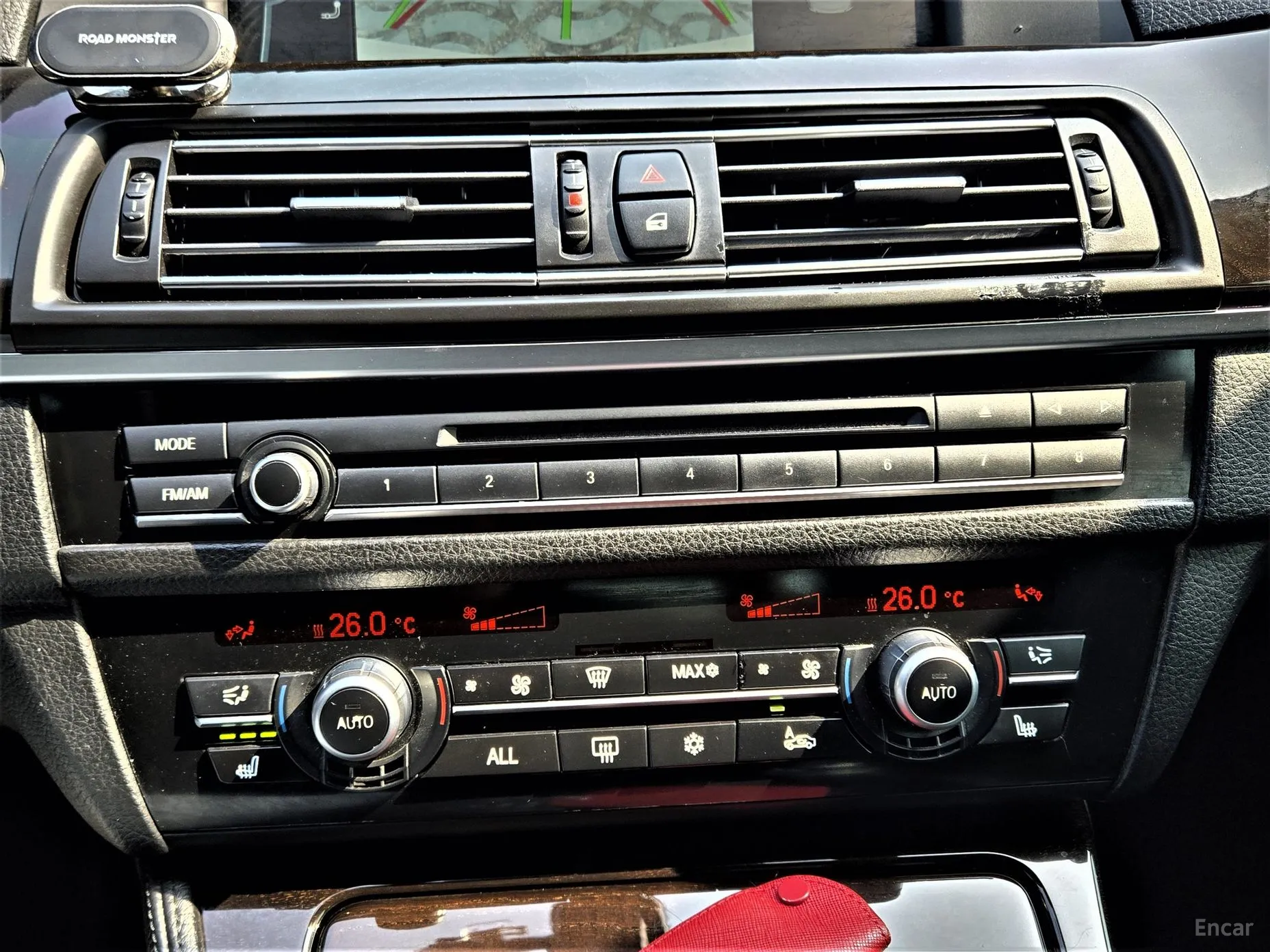 BMW 5 Series (F10) превью 15
