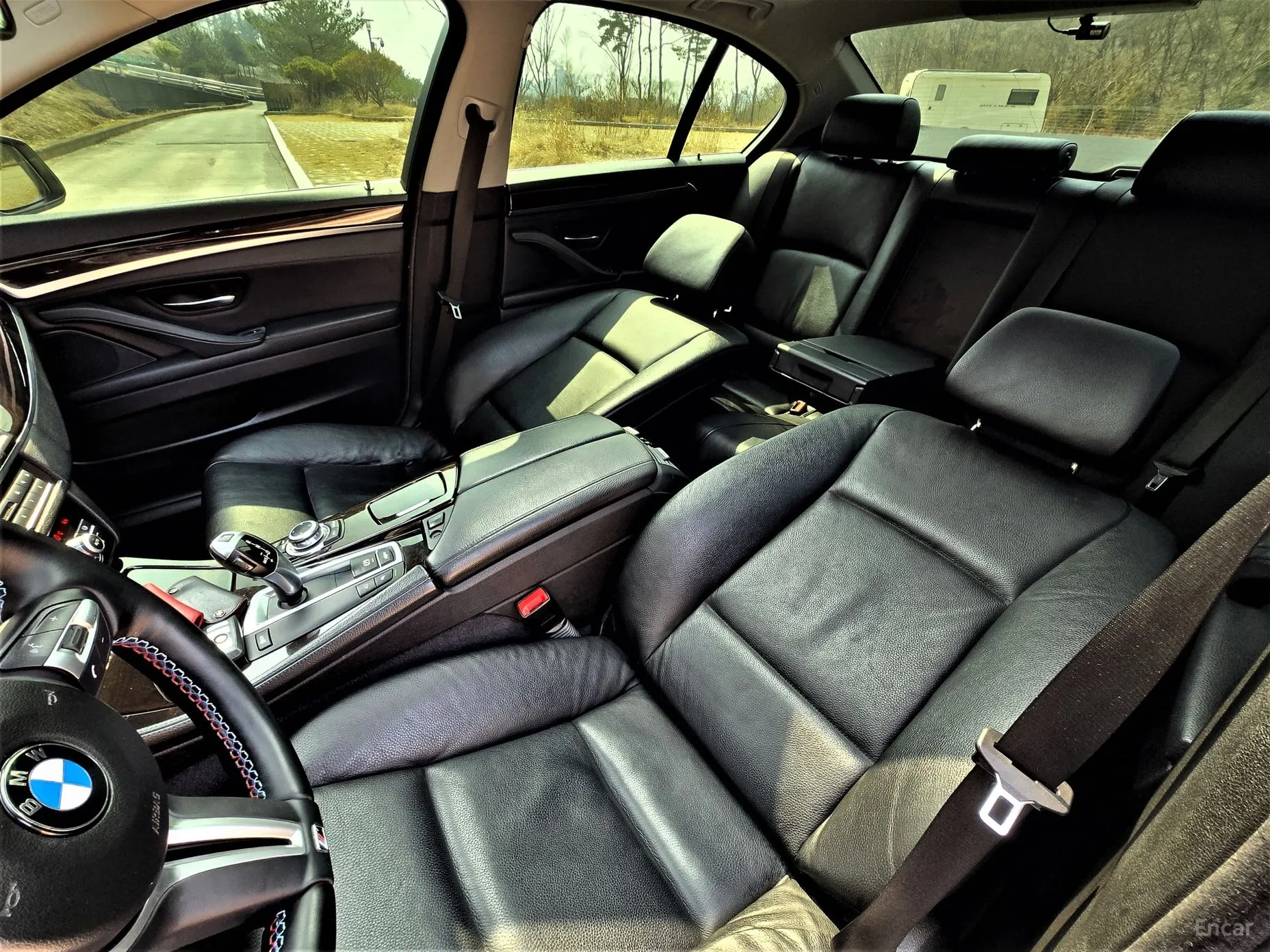 BMW 5 Series (F10) превью 6