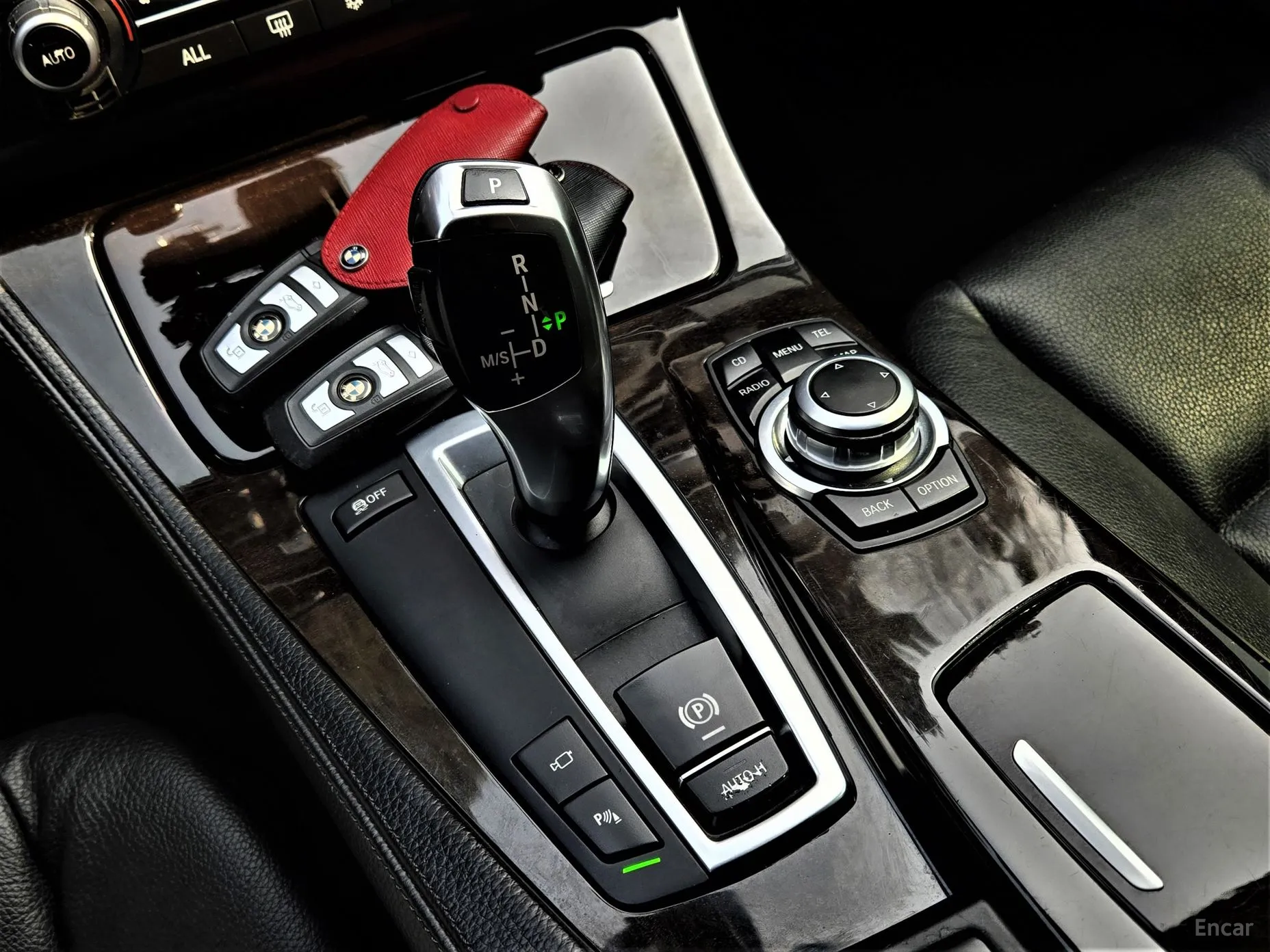 BMW 5 Series (F10) превью 9