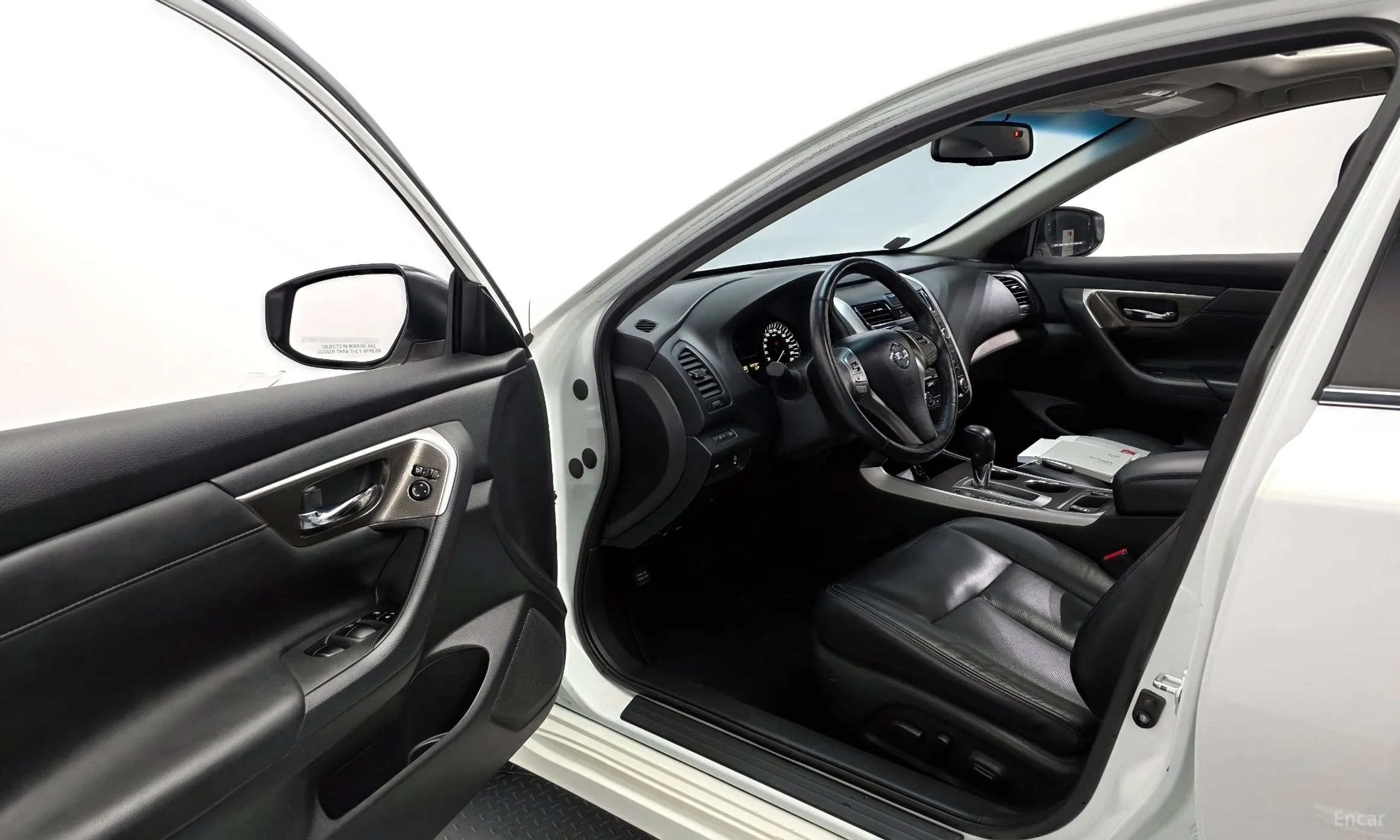 Nissan Altima превью 11