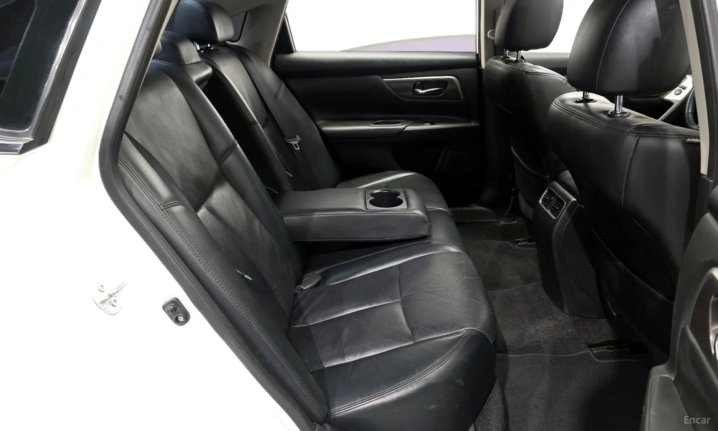 Nissan Altima превью 12