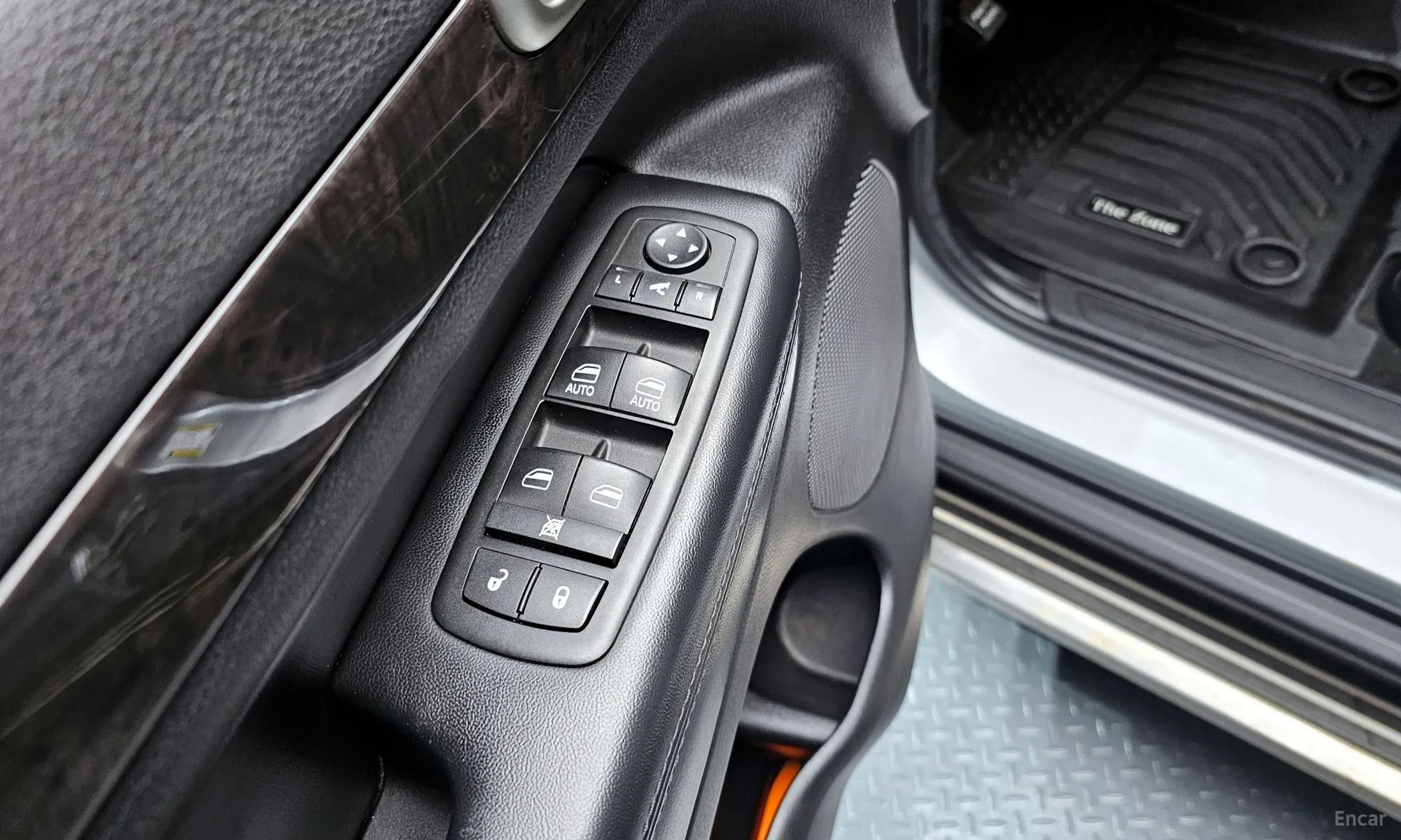 Jeep Grand Cherokee превью 16