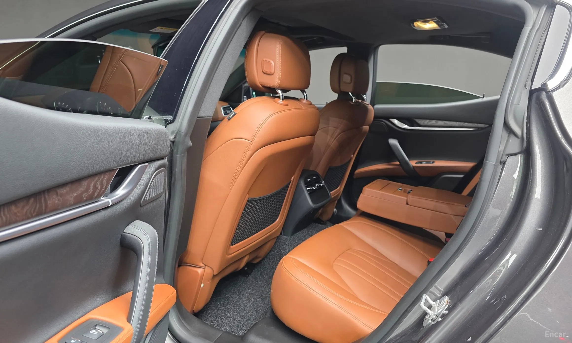 Maserati Ghibli превью 18