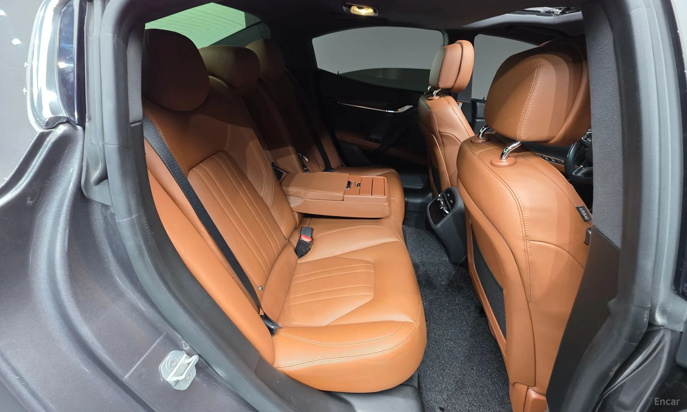 Maserati Ghibli превью 19