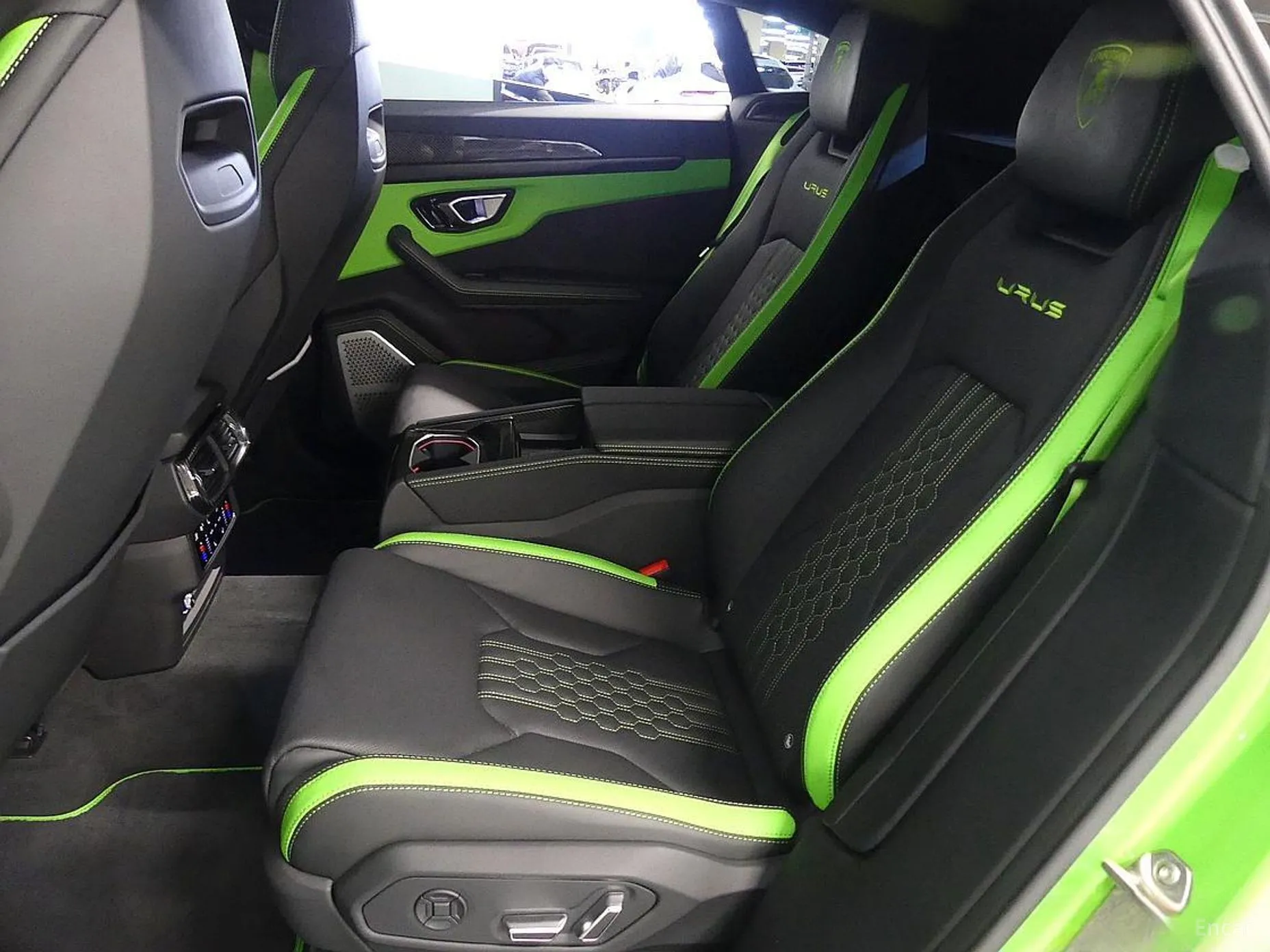 Lamborghini Urus превью 11