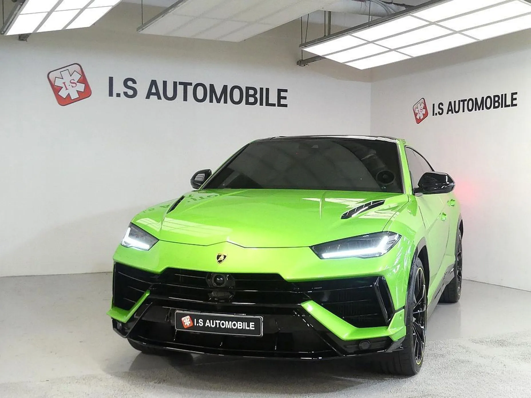 Lamborghini Urus превью 19