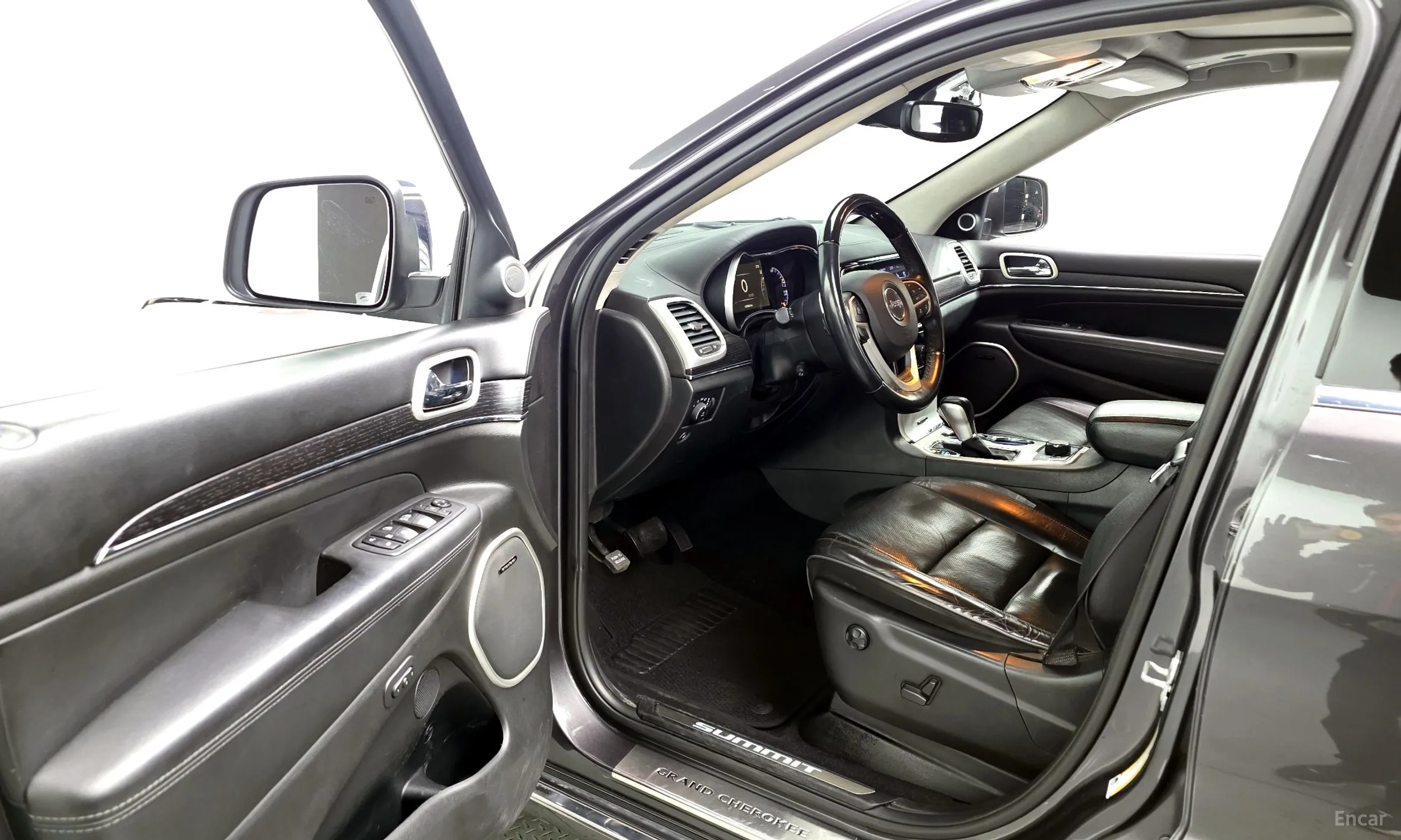 Jeep Grand Cherokee превью 10