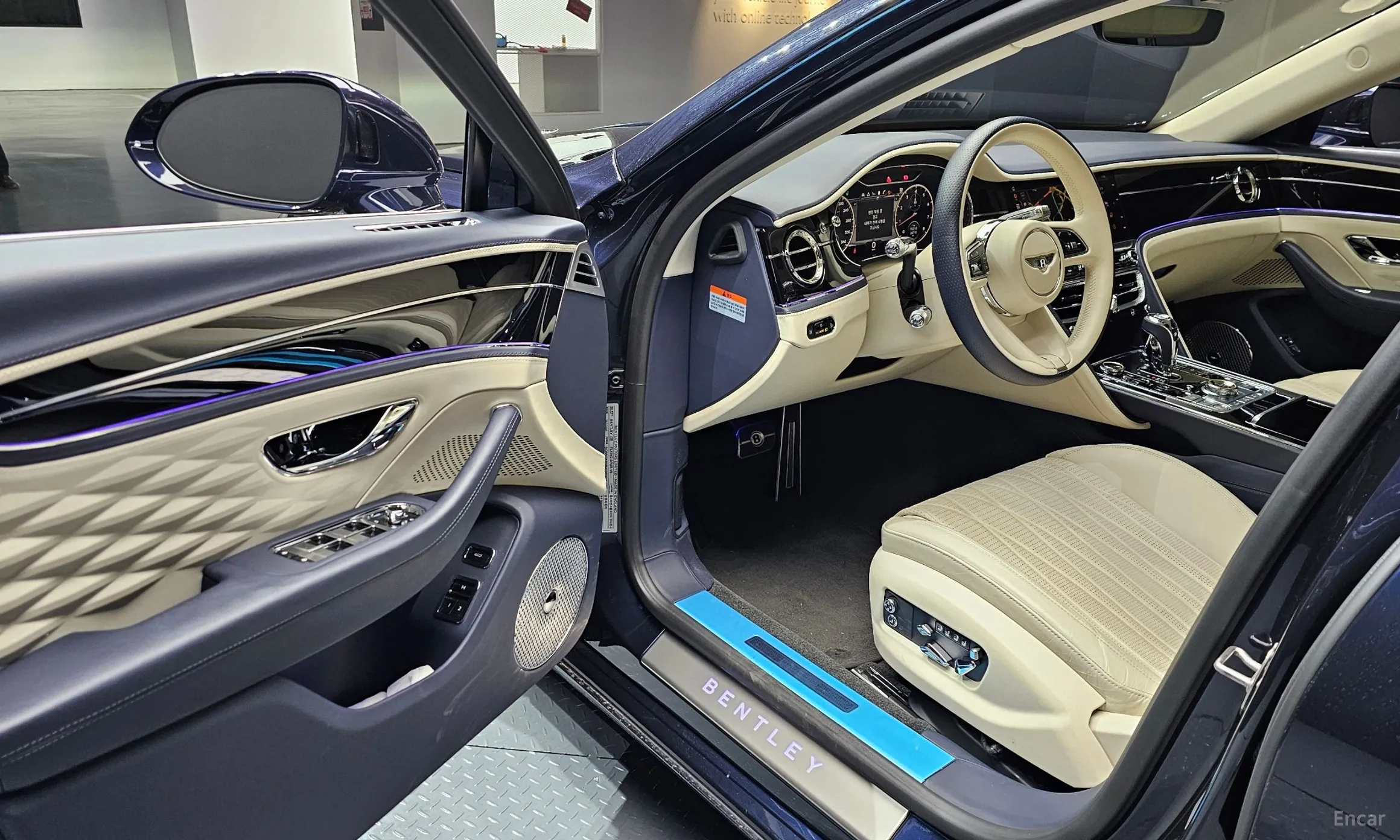 Bentley Flying Spur 3rd Generation превью 7