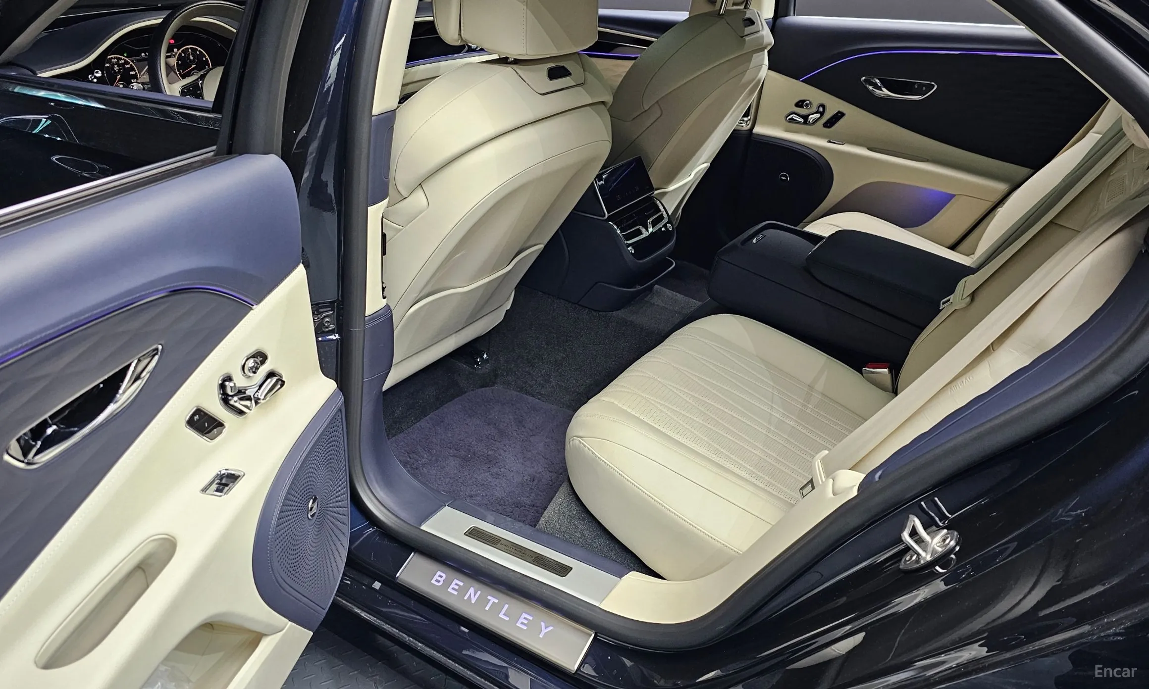 Bentley Flying Spur 3rd Generation превью 9