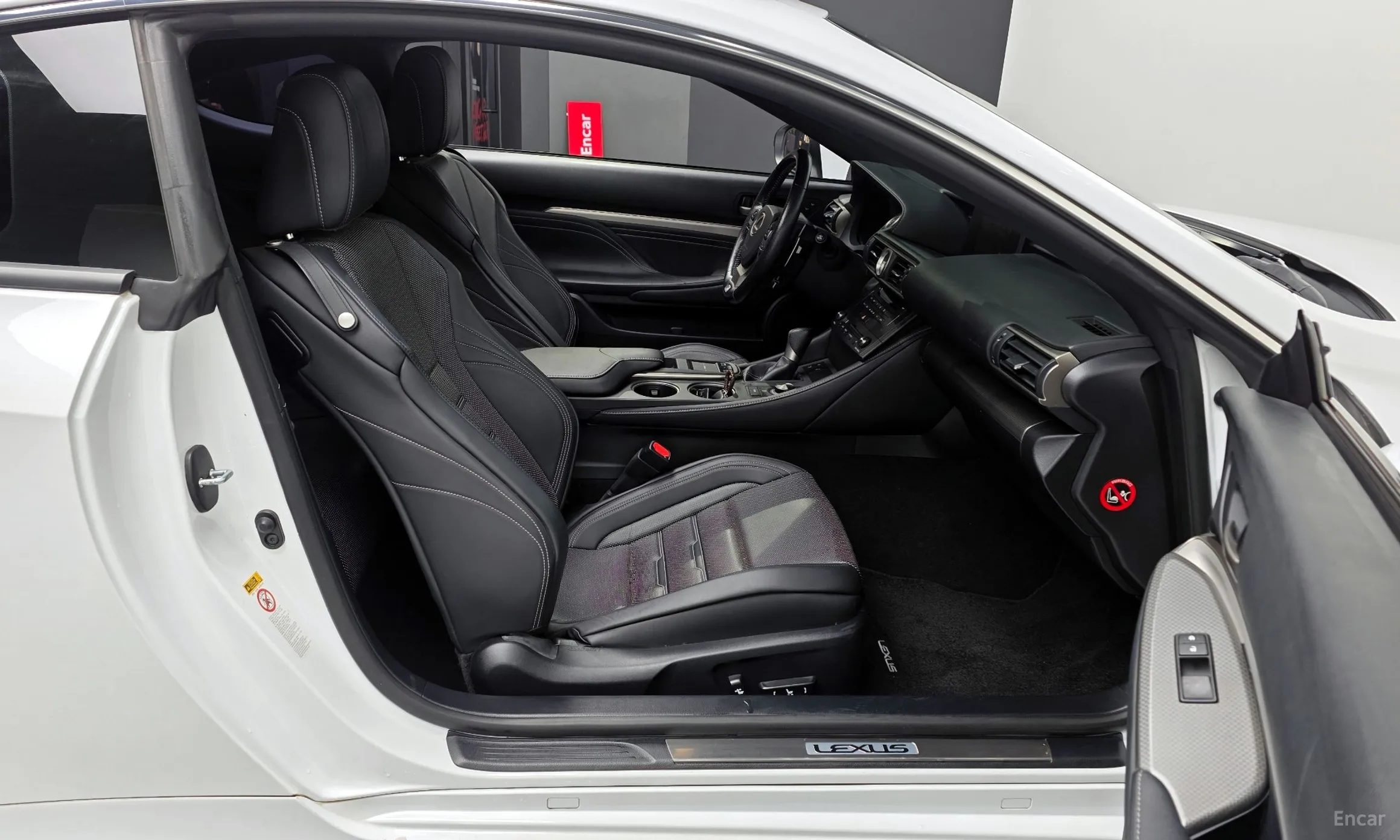 Lexus RC200t превью 11