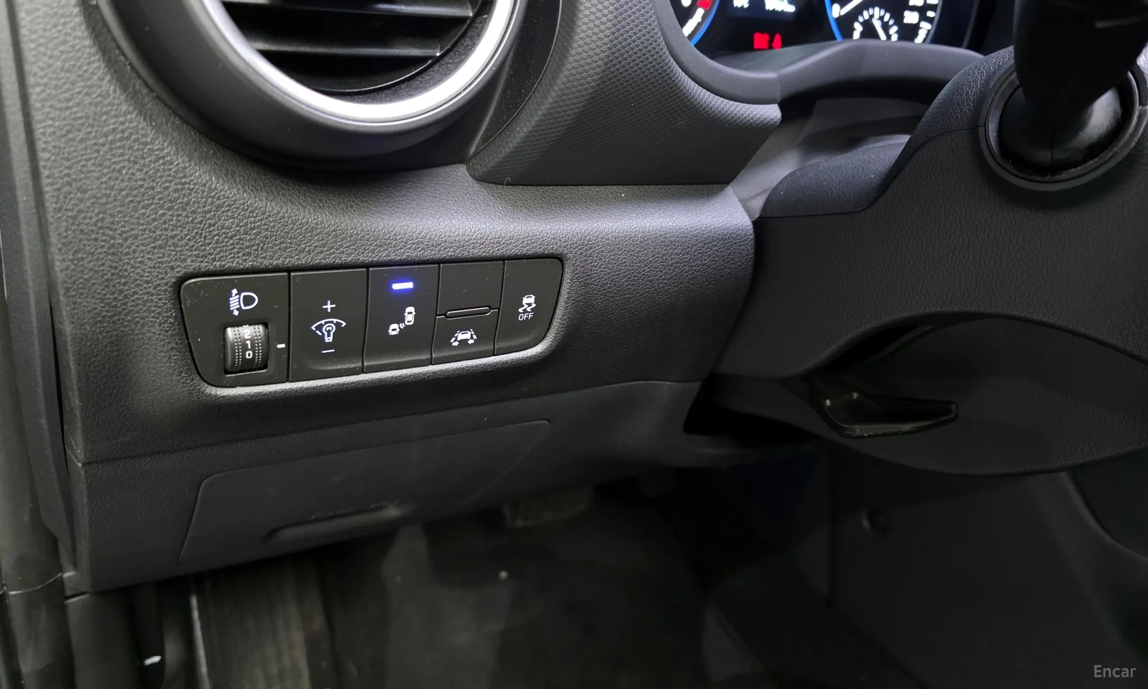 Hyundai Kona превью 15