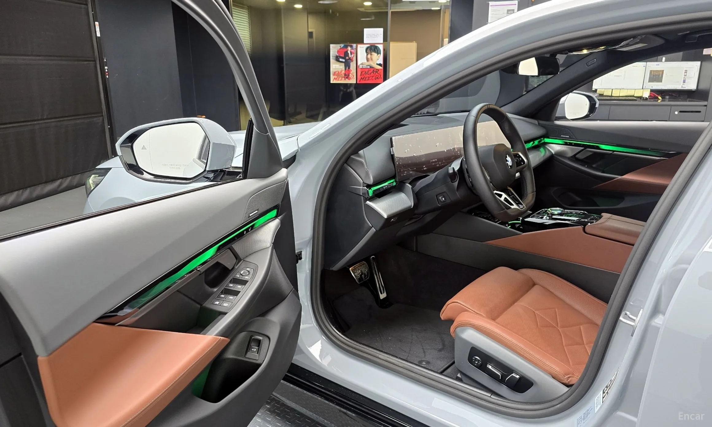 BMW 5 Series (G60) превью 11
