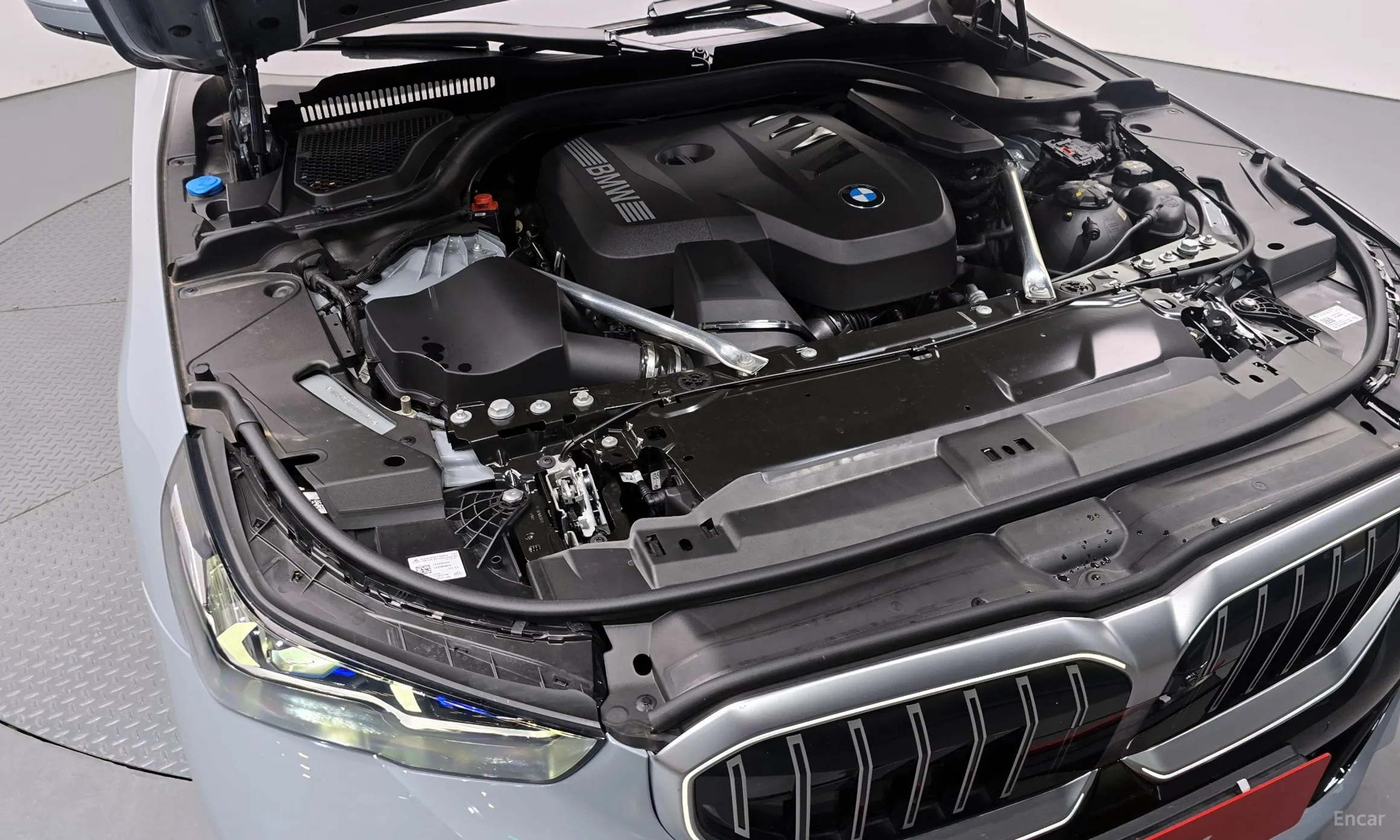 BMW 5 Series (G60) превью 6