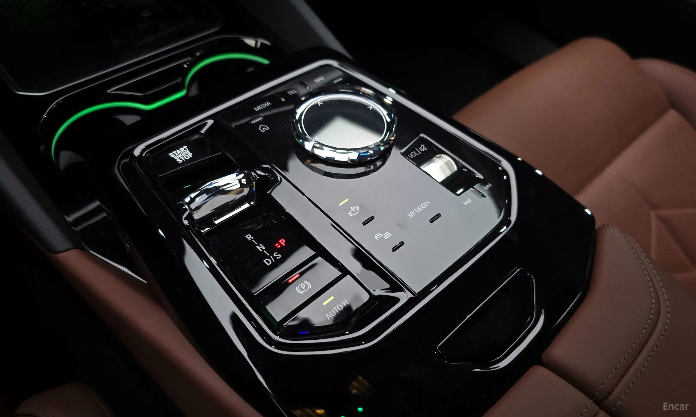 BMW 5 Series (G60) превью 9