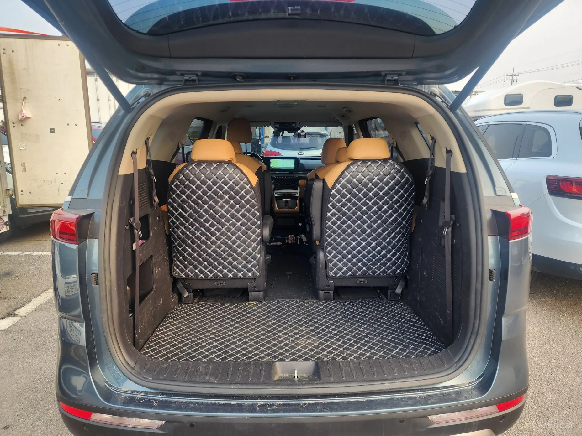 Kia Carnival Gen 4 превью 6