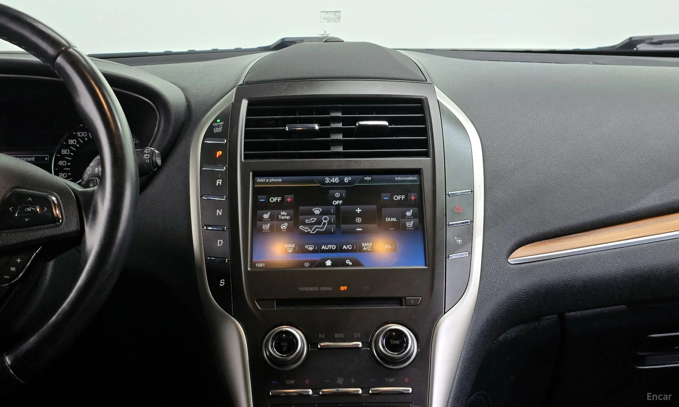Lincoln MKC превью 14