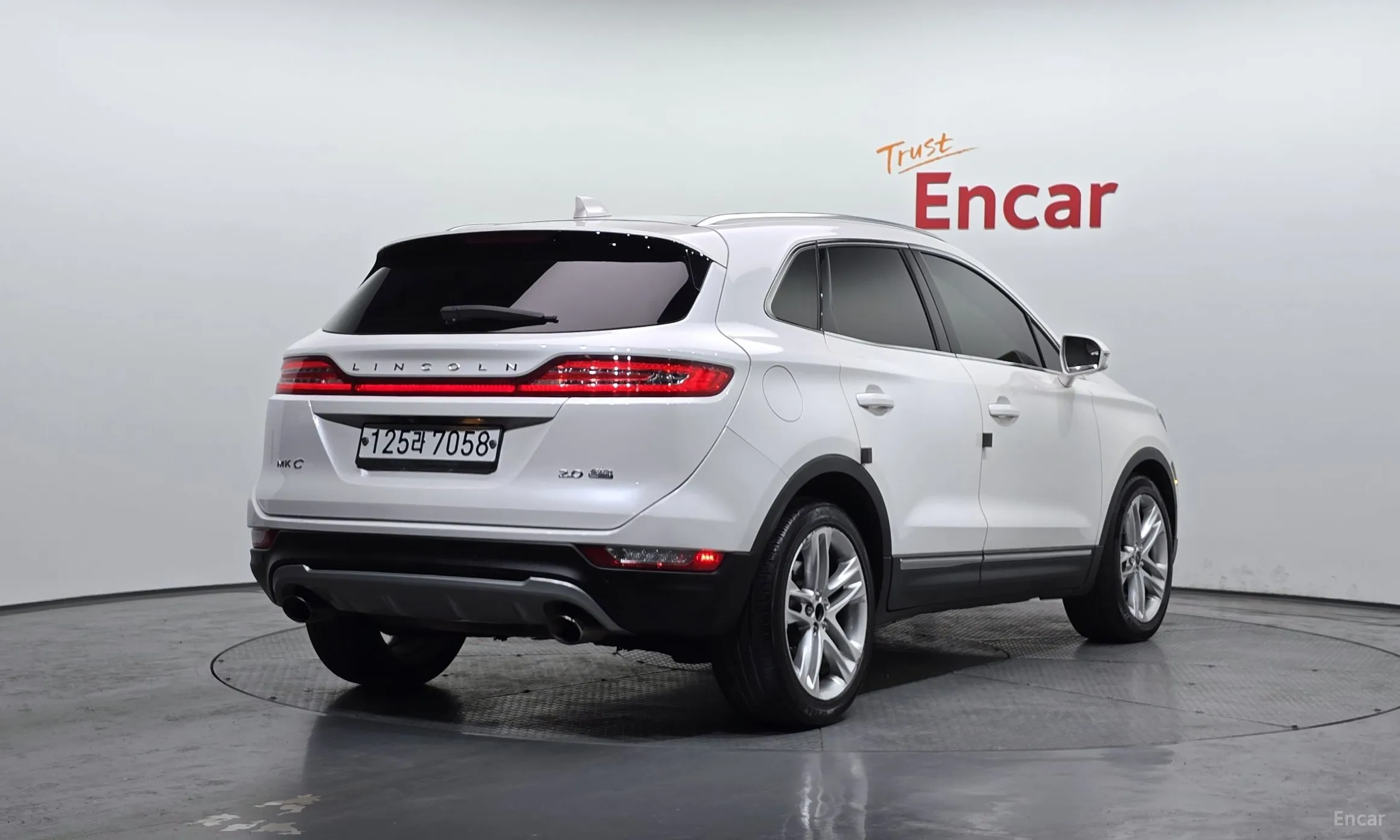Lincoln MKC превью 2