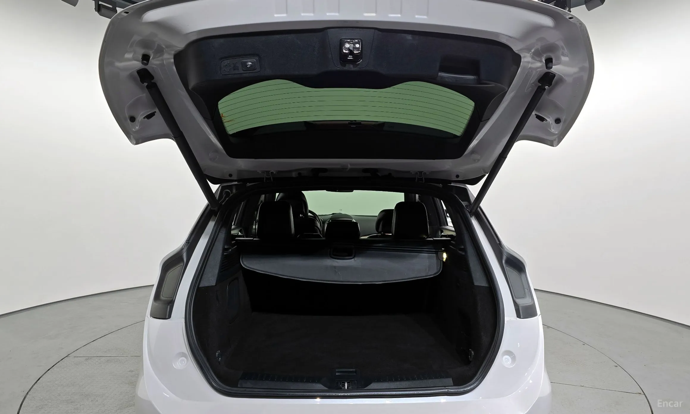 Lincoln MKC превью 20