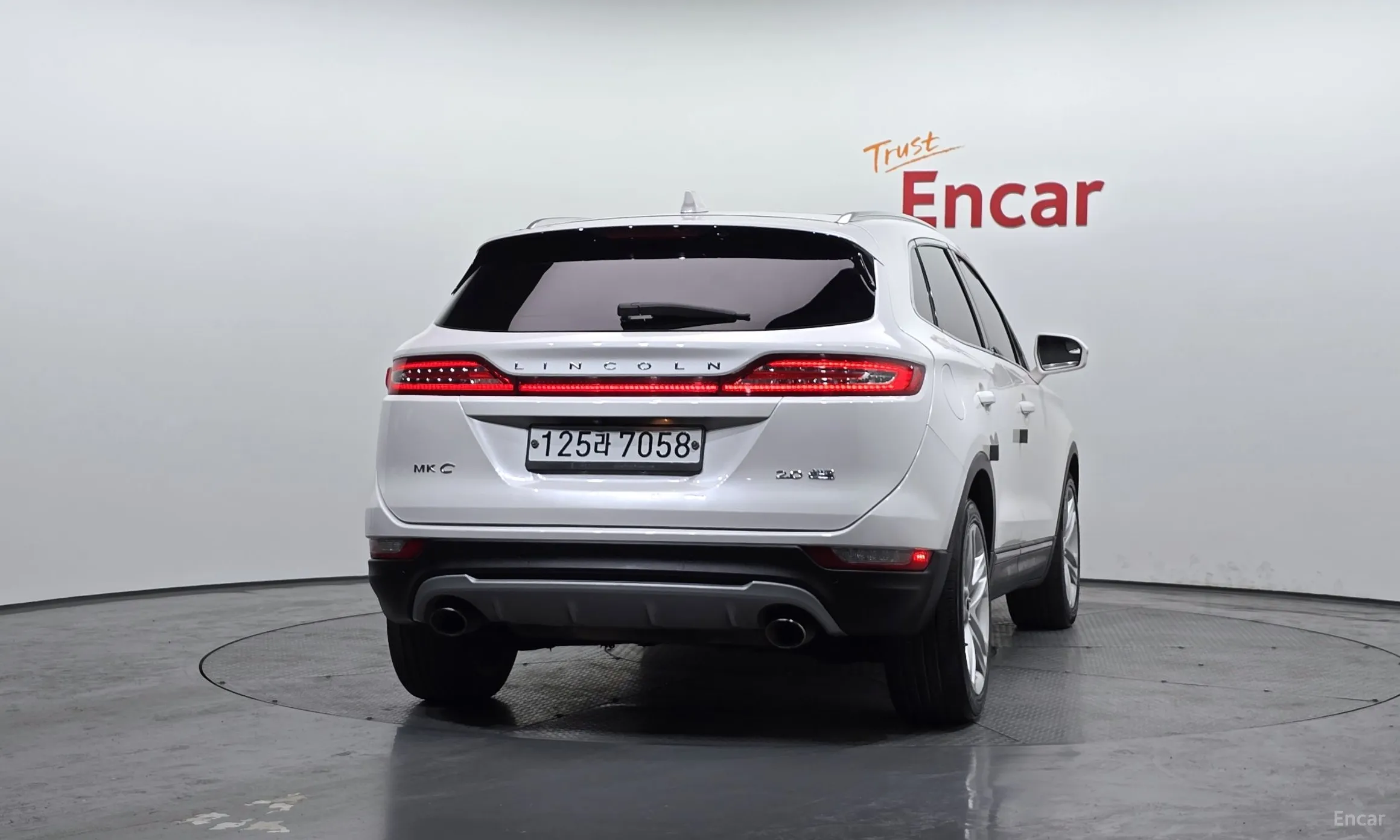 Lincoln MKC превью 4
