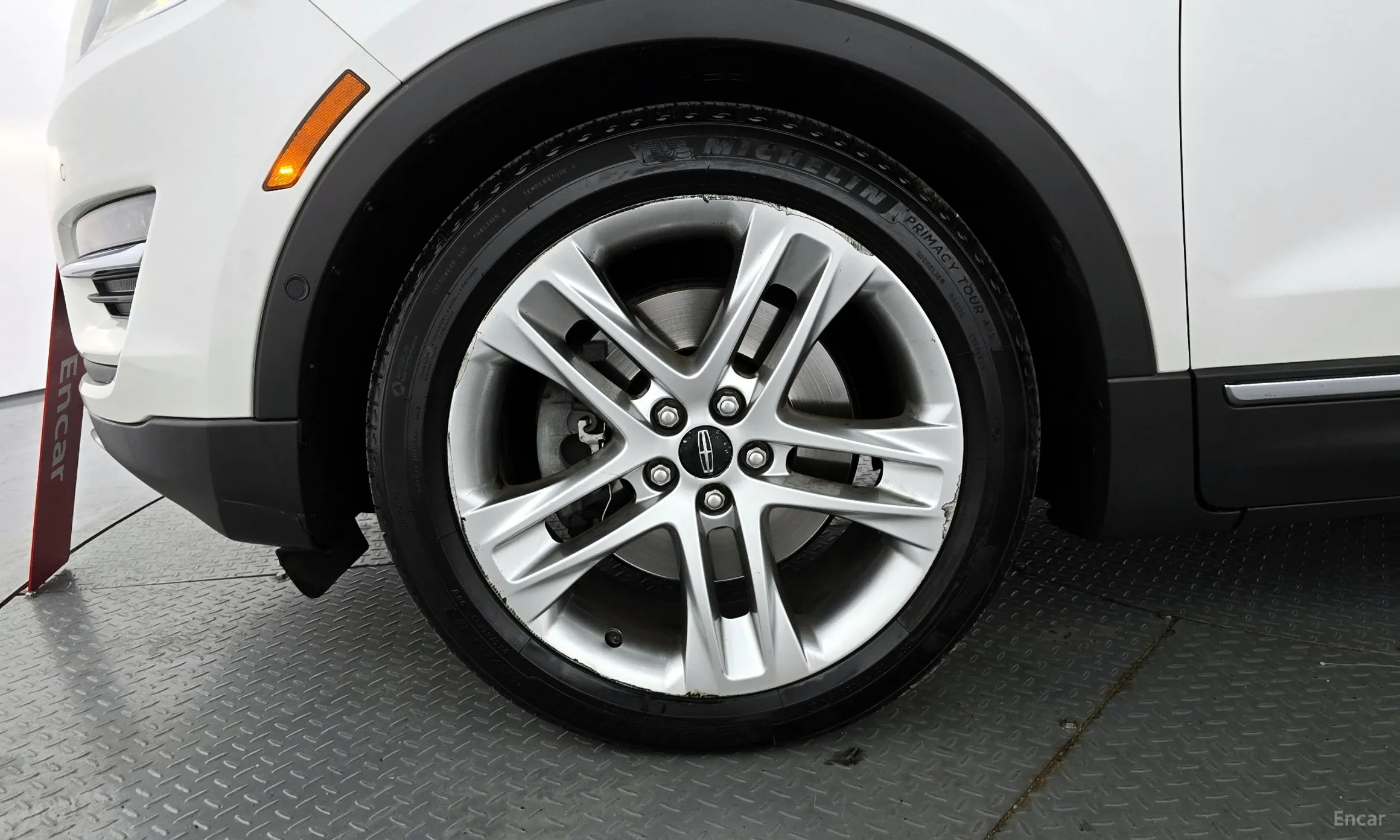 Lincoln MKC превью 5