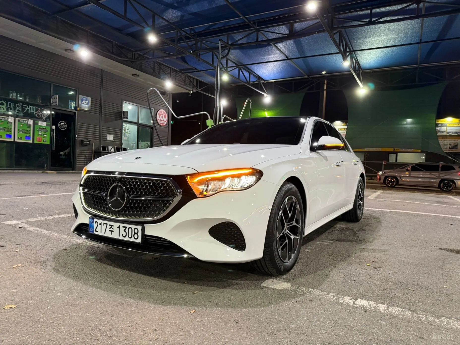 E-Class W214