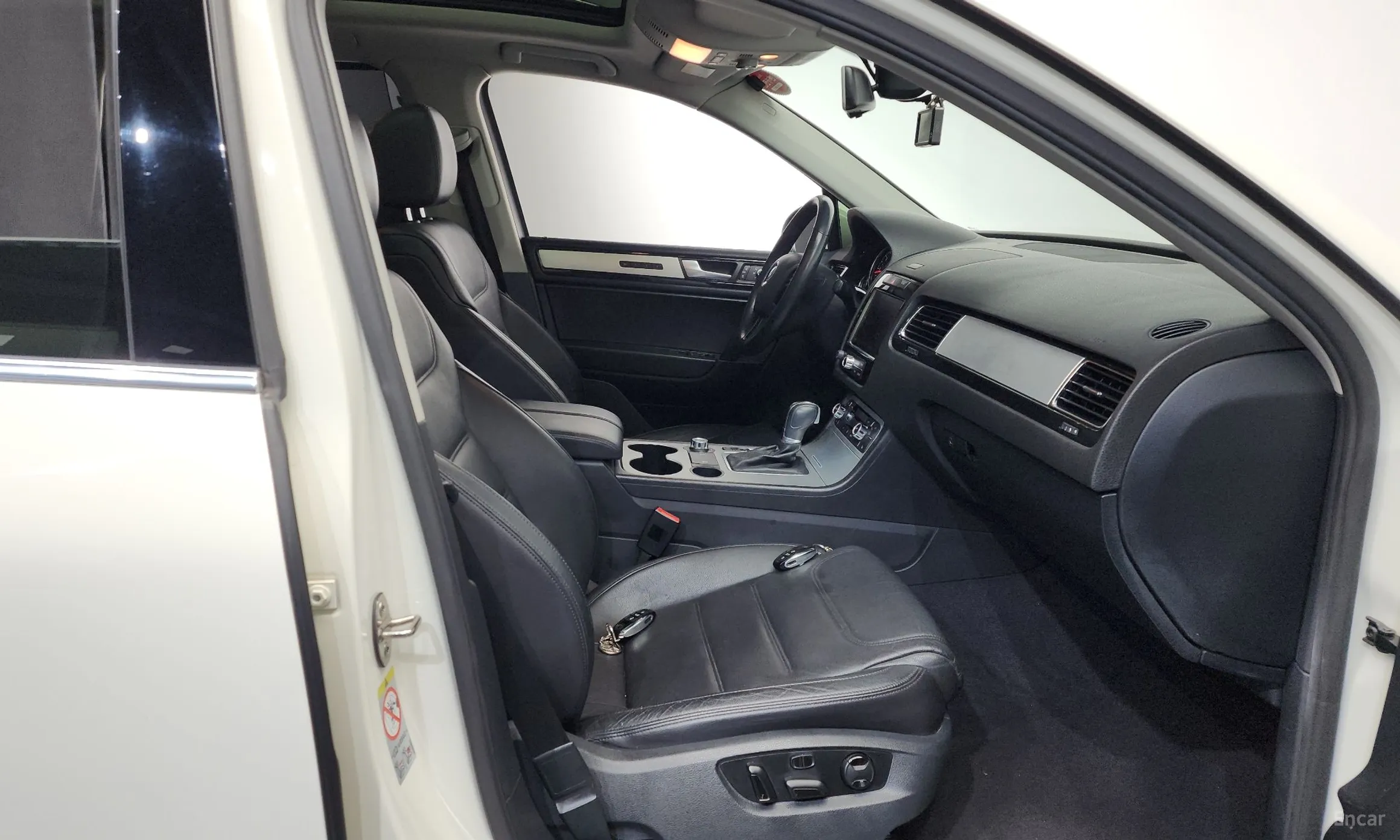 Volkswagen New Touareg превью 11