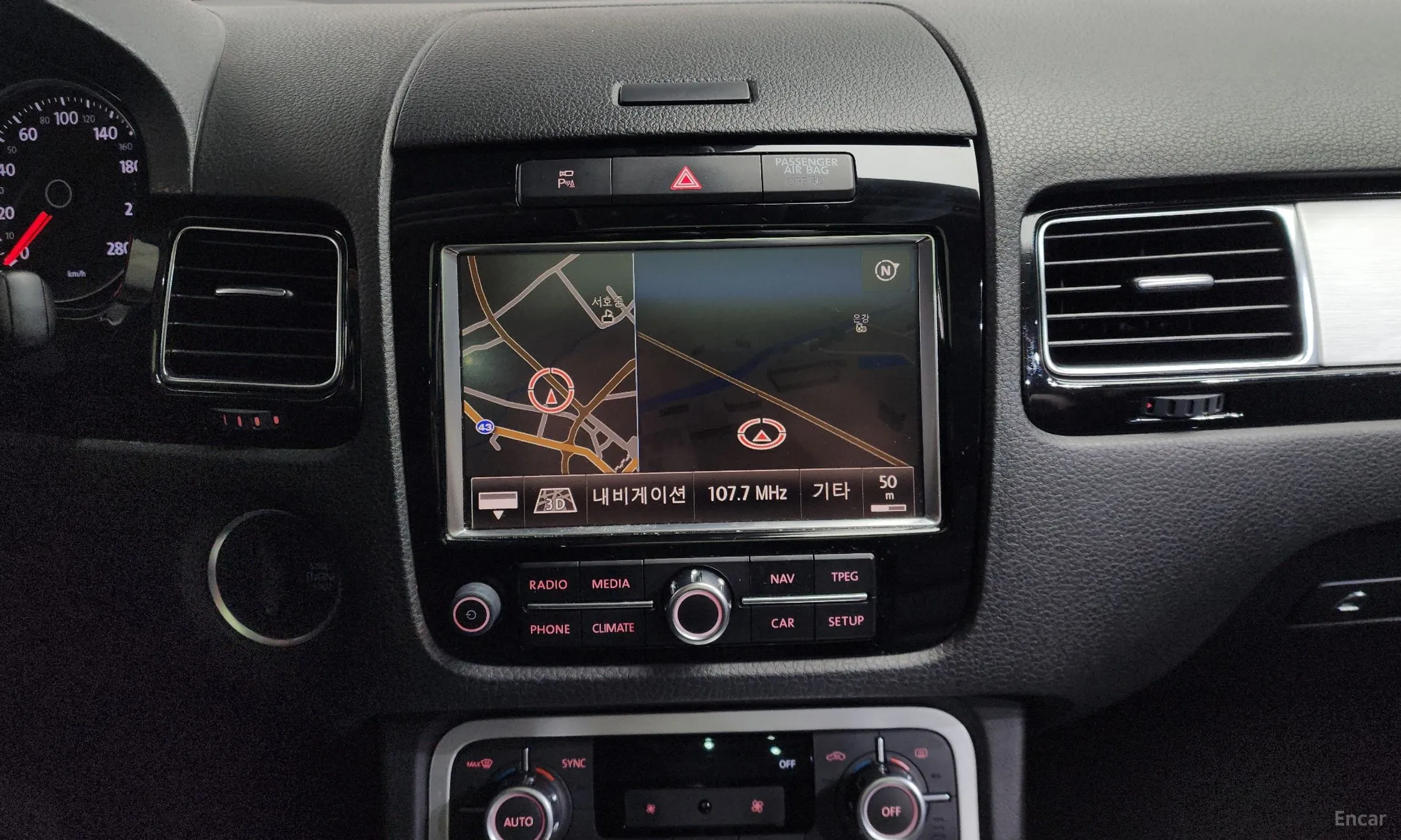 Volkswagen New Touareg превью 14