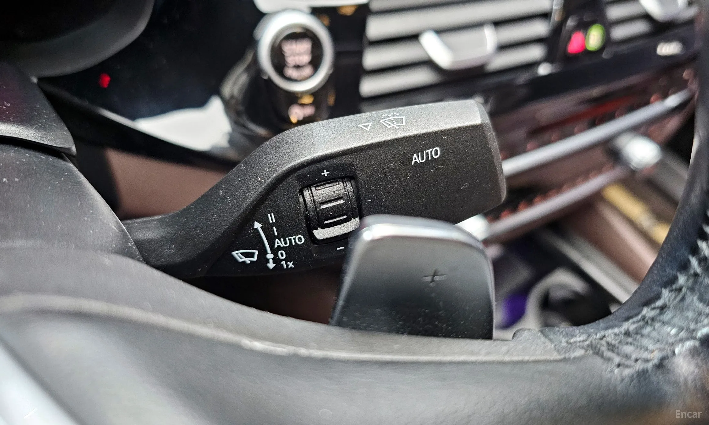 BMW 5 Series (G30) превью 17