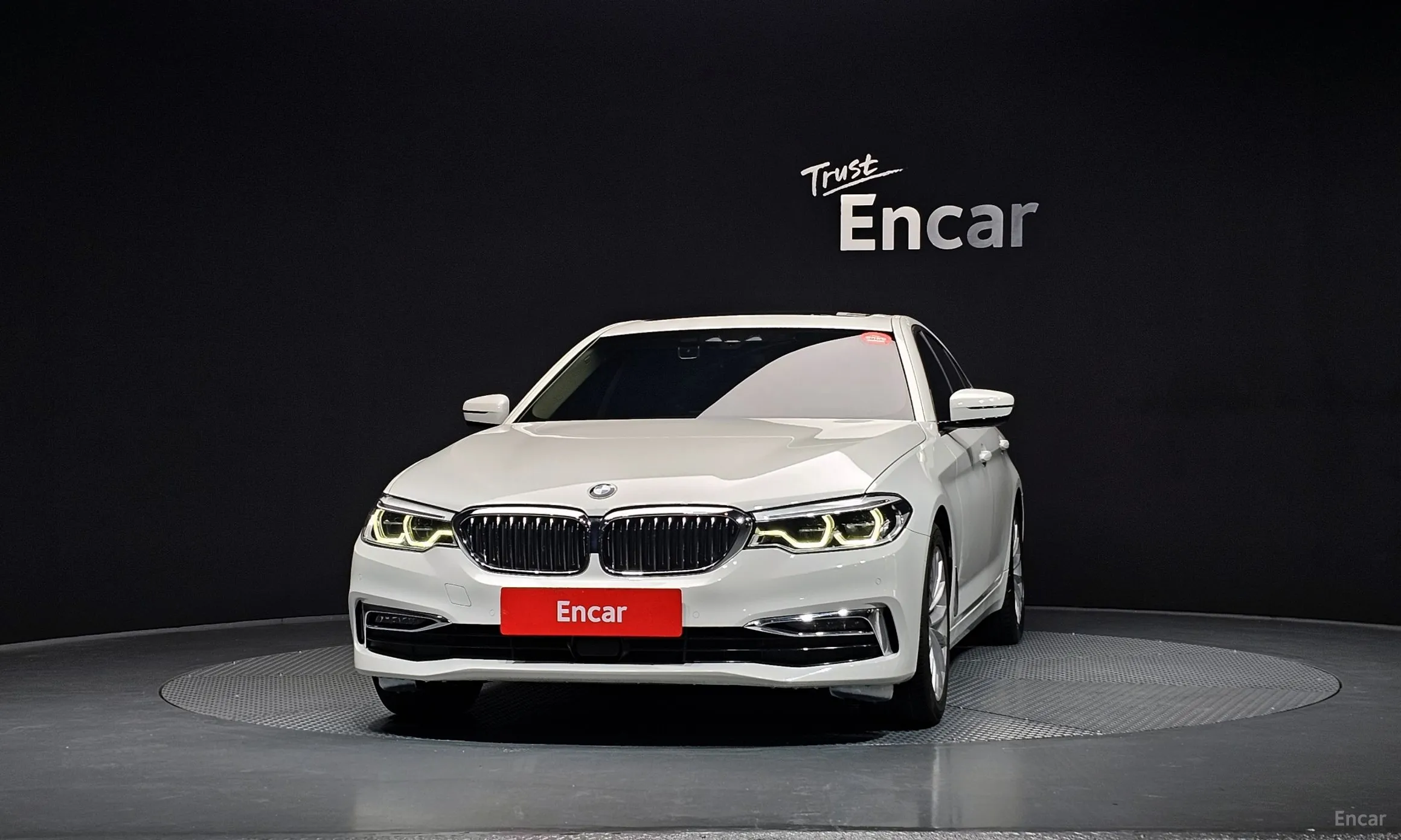 BMW 5 Series (G30) превью 3