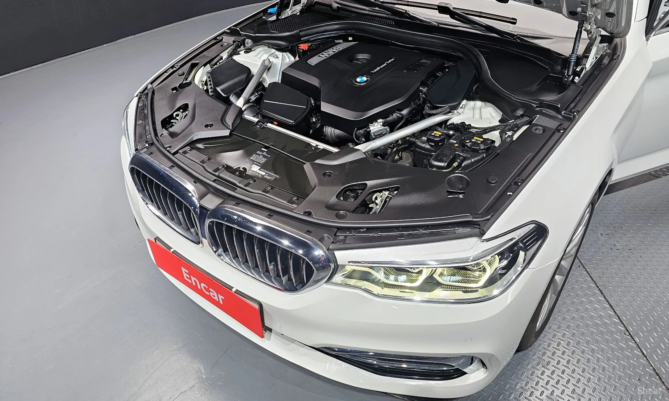 BMW 5 Series (G30) превью 6